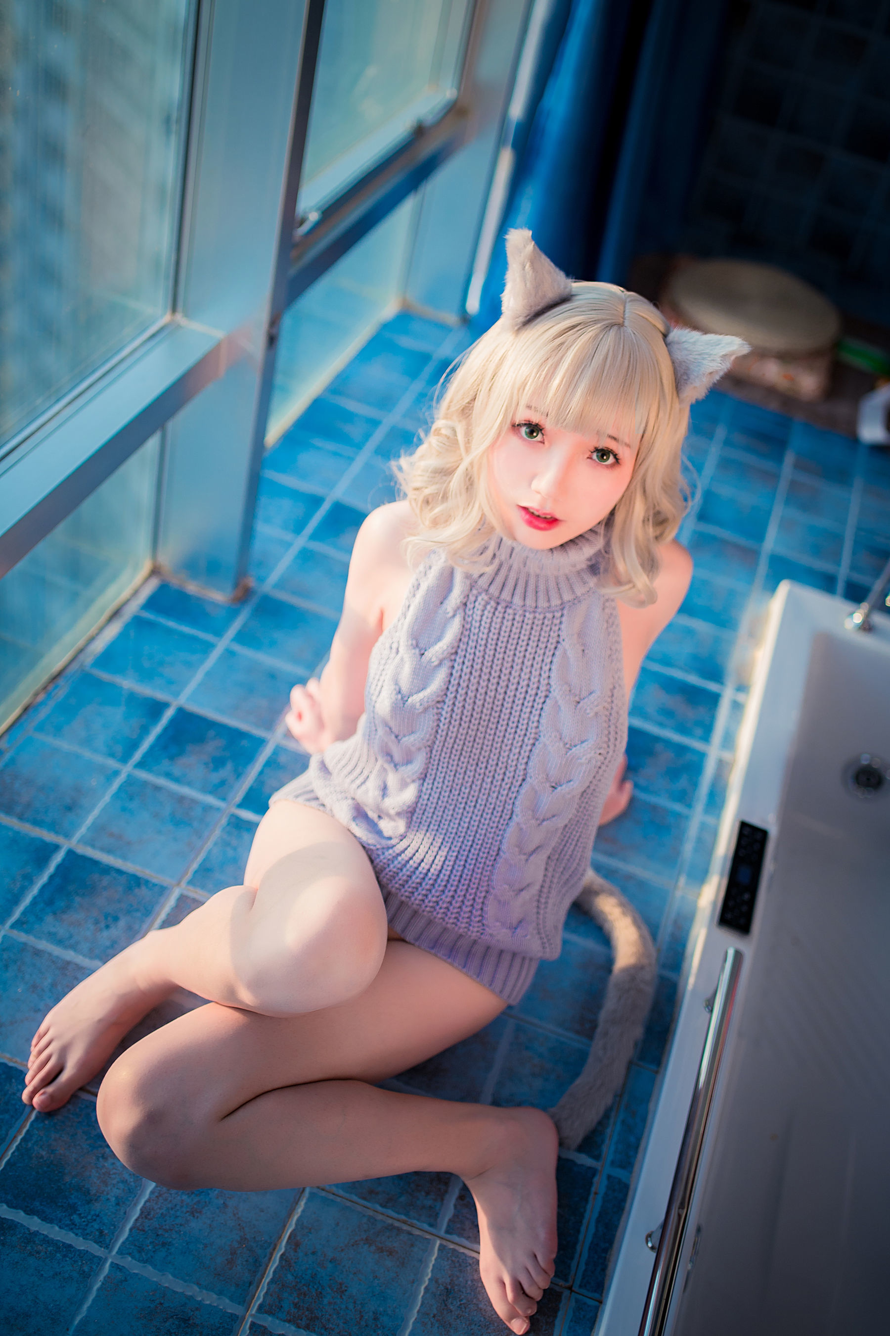 Internet Celebrity COSER Photobook]  belle ta Fan Service Mao - Backless Sweater