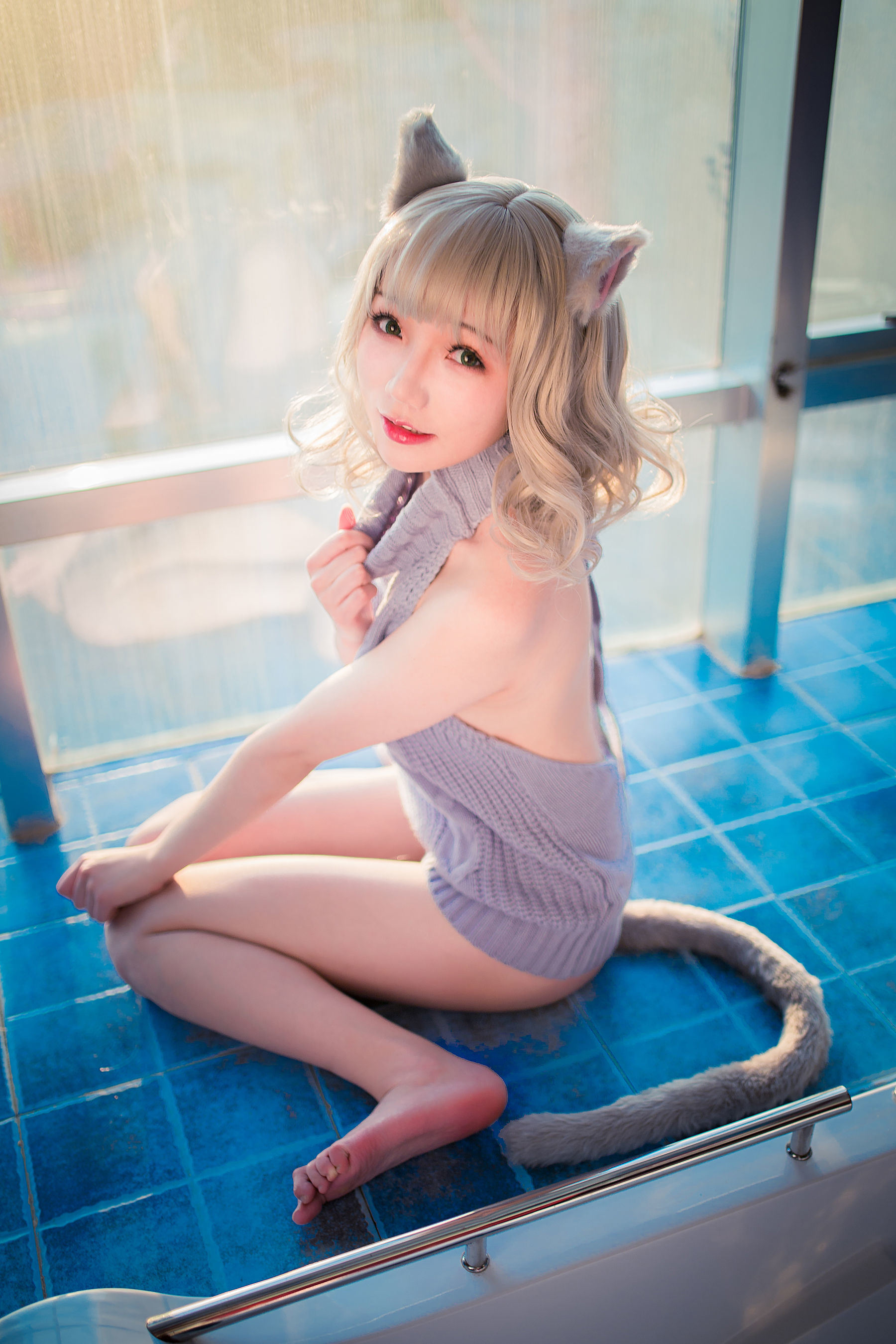 Internet Celebrity COSER Photobook]  belle ta Fan Service Mao - Backless Sweater