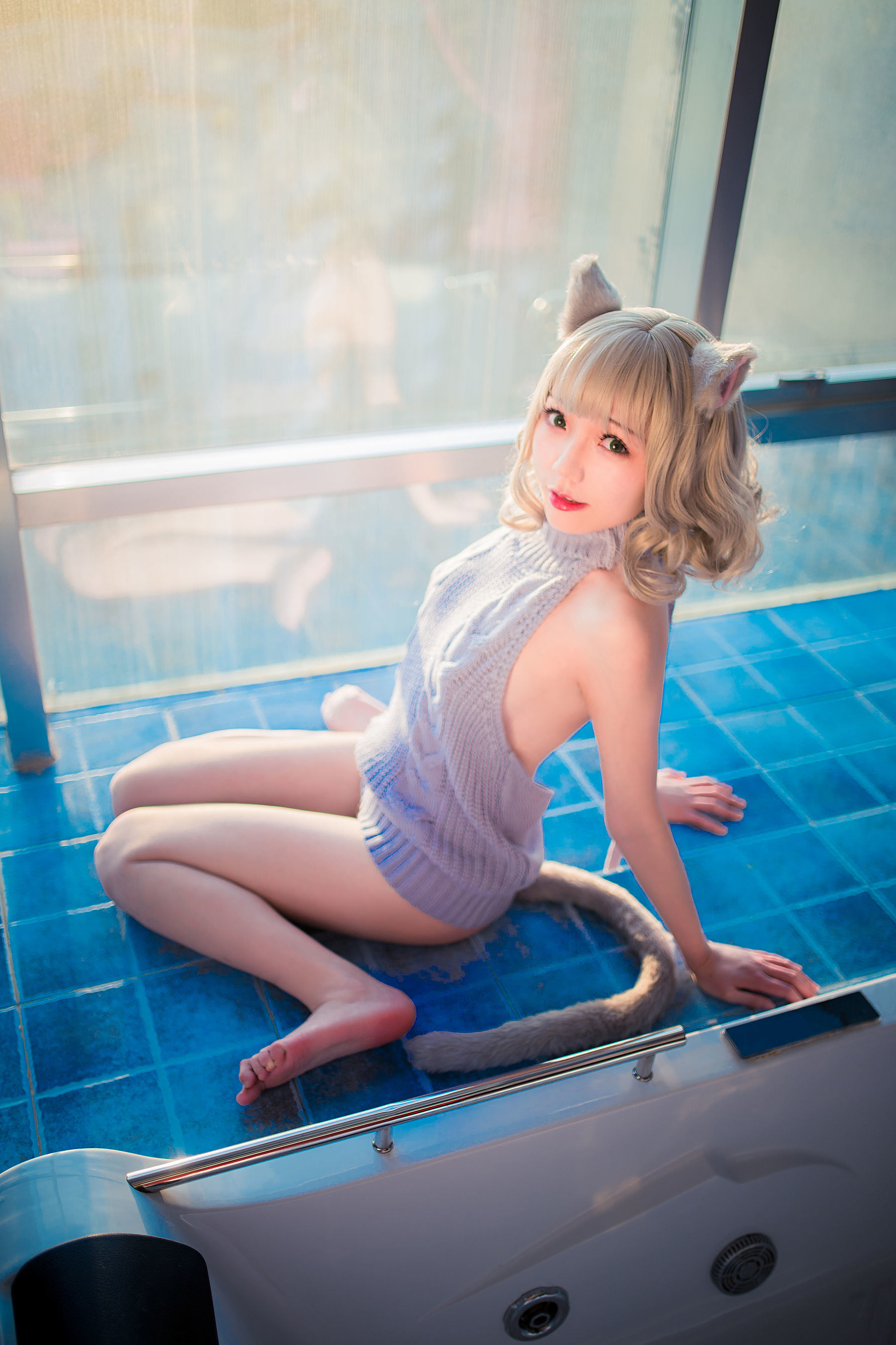 Internet Celebrity COSER Photobook]  belle ta Fan Service Mao - Backless Sweater