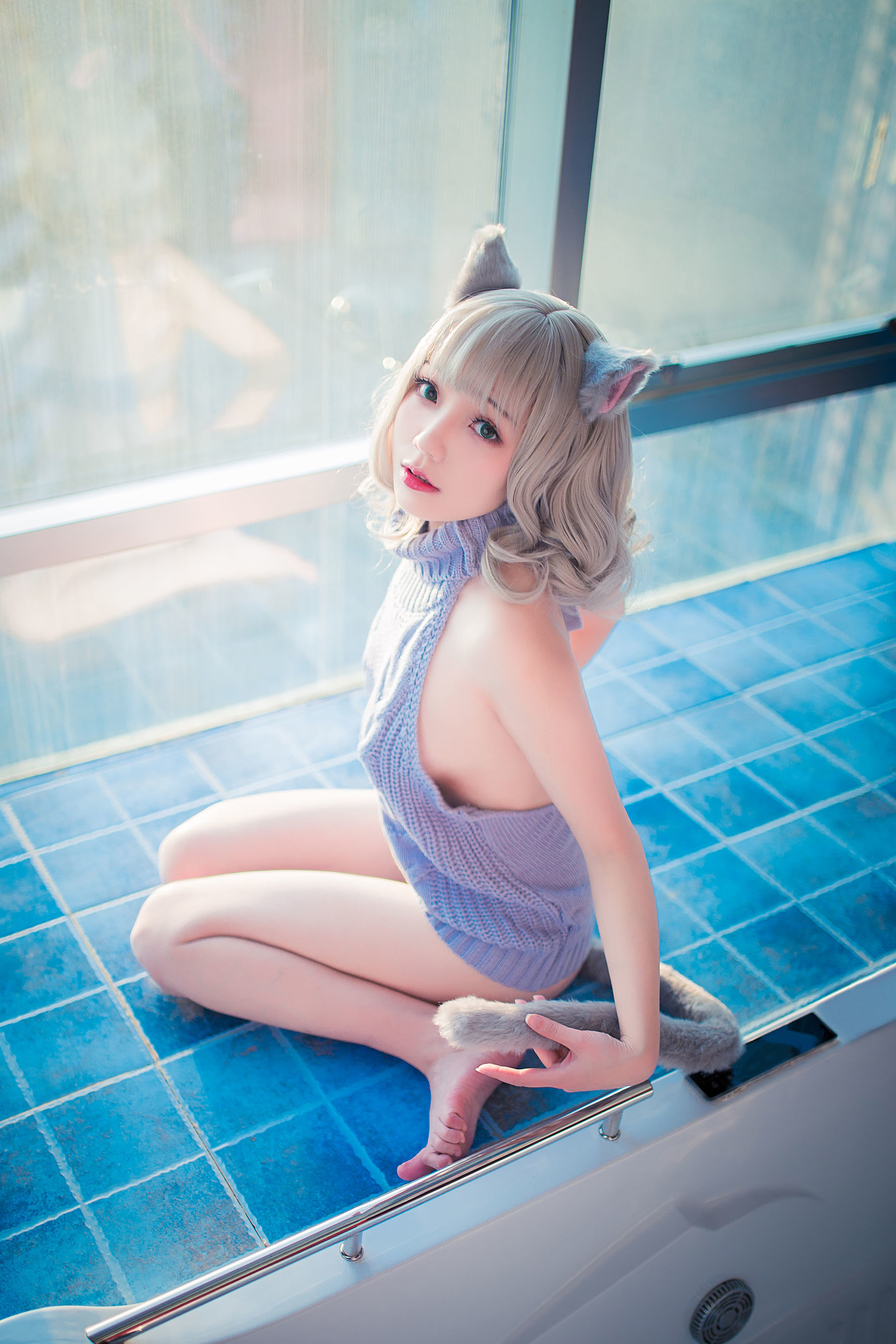 Internet Celebrity COSER Photobook]  belle ta Fan Service Mao - Backless Sweater