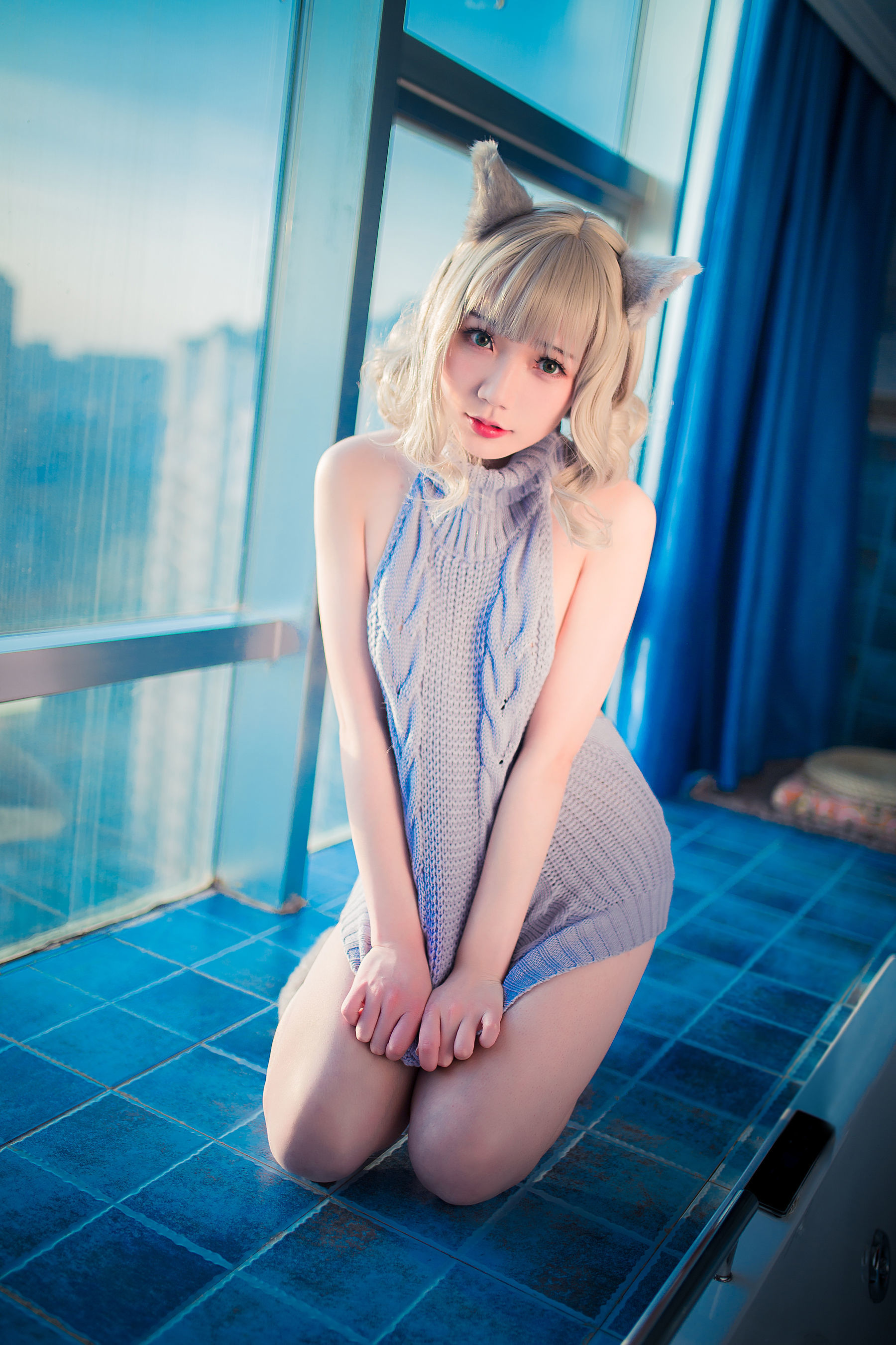 ネット有名人コスプレイヤー写真] ロリ福利真央 Mao - 背中露出セーター
