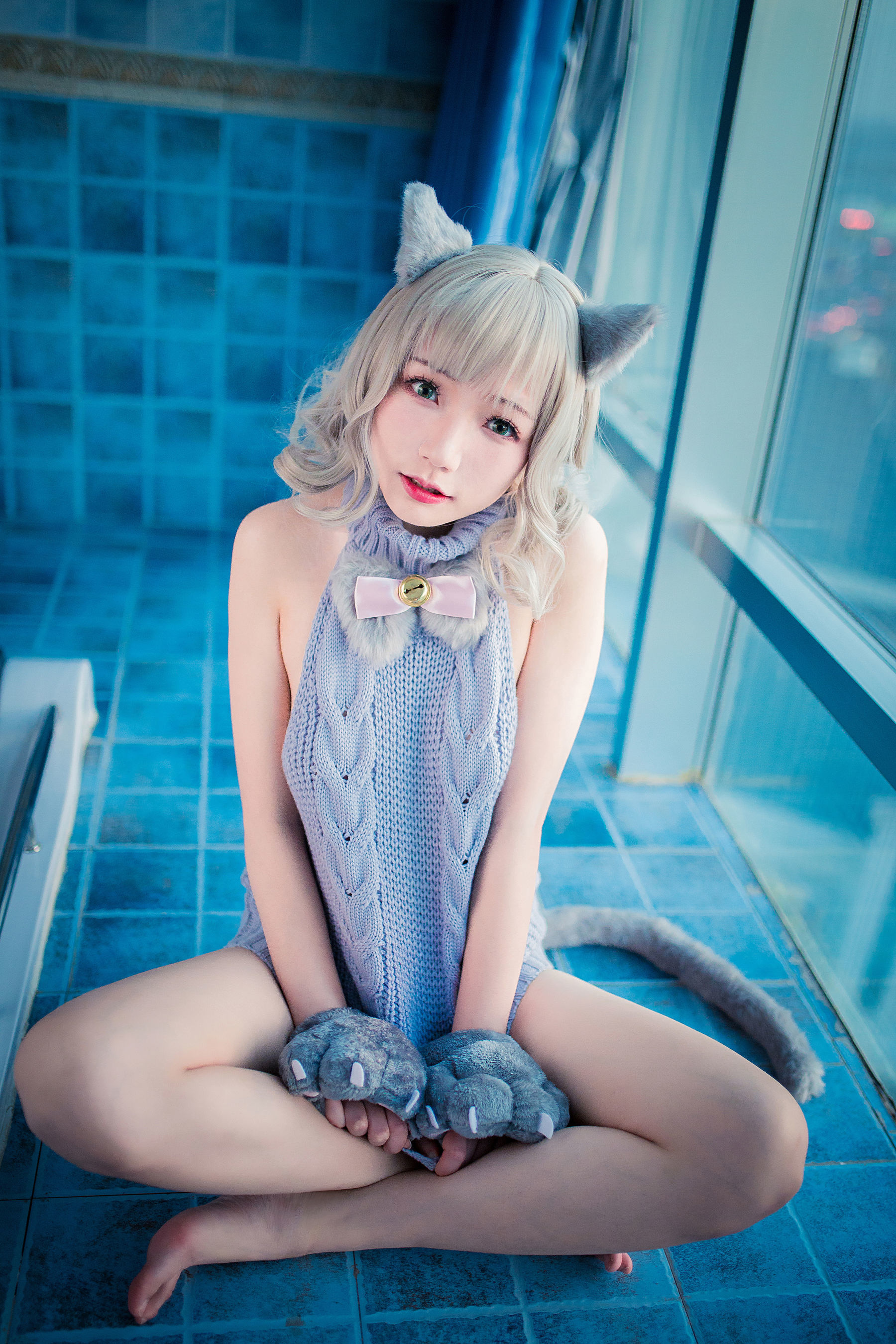 ネット有名人コスプレイヤー写真] ロリ福利真央 Mao - 背中露出セーター