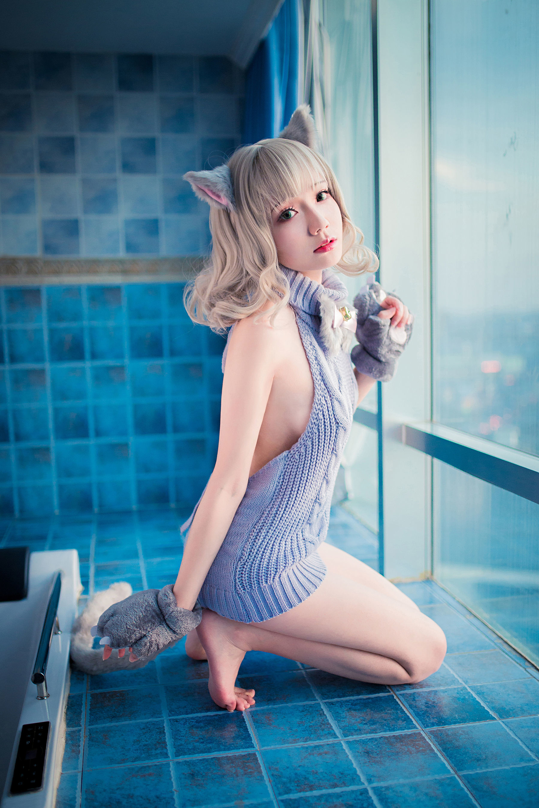 ネット有名人コスプレイヤー写真] ロリ福利真央 Mao - 背中露出セーター