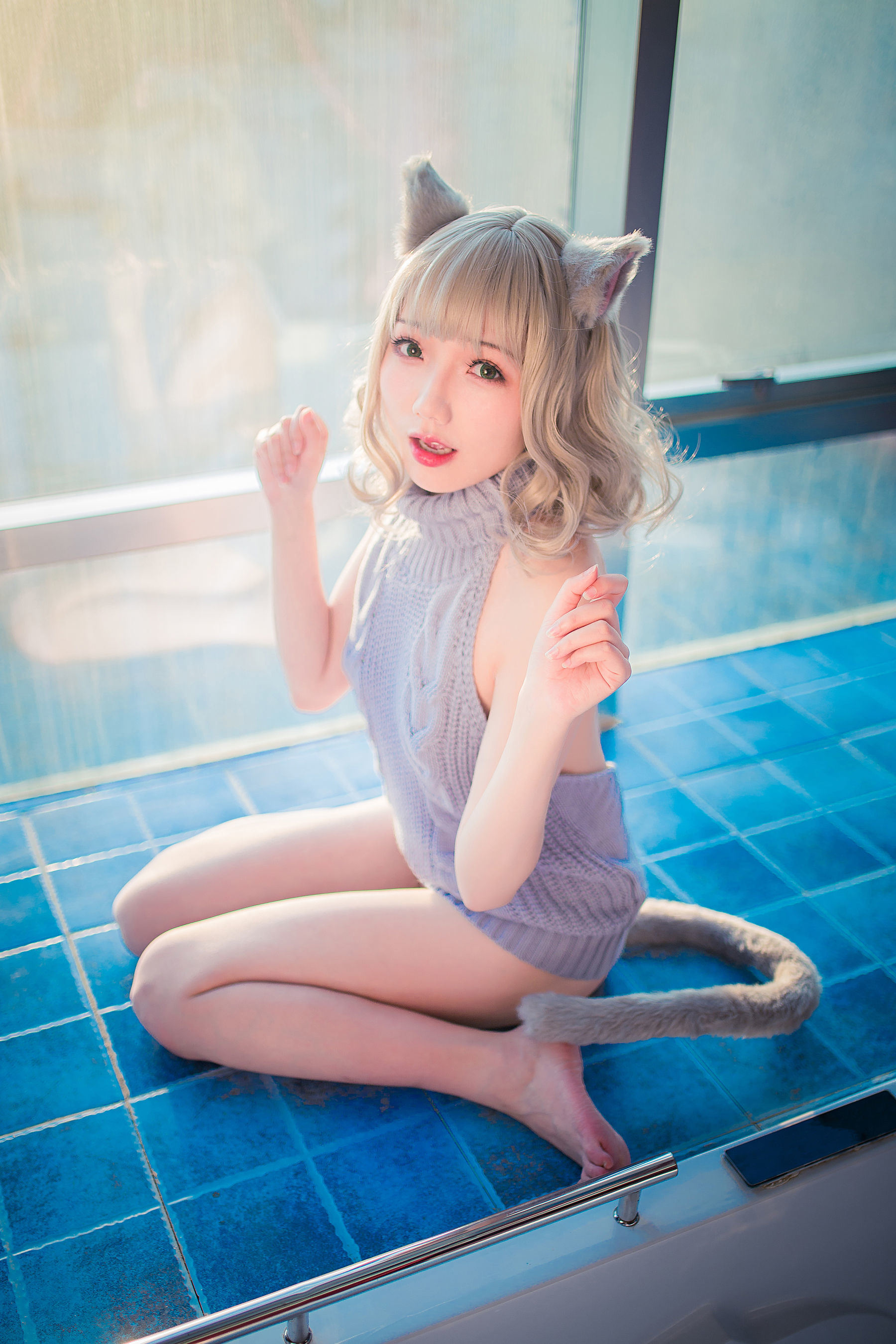 ネット有名人コスプレイヤー写真] ロリ福利真央 Mao - 背中露出セーター