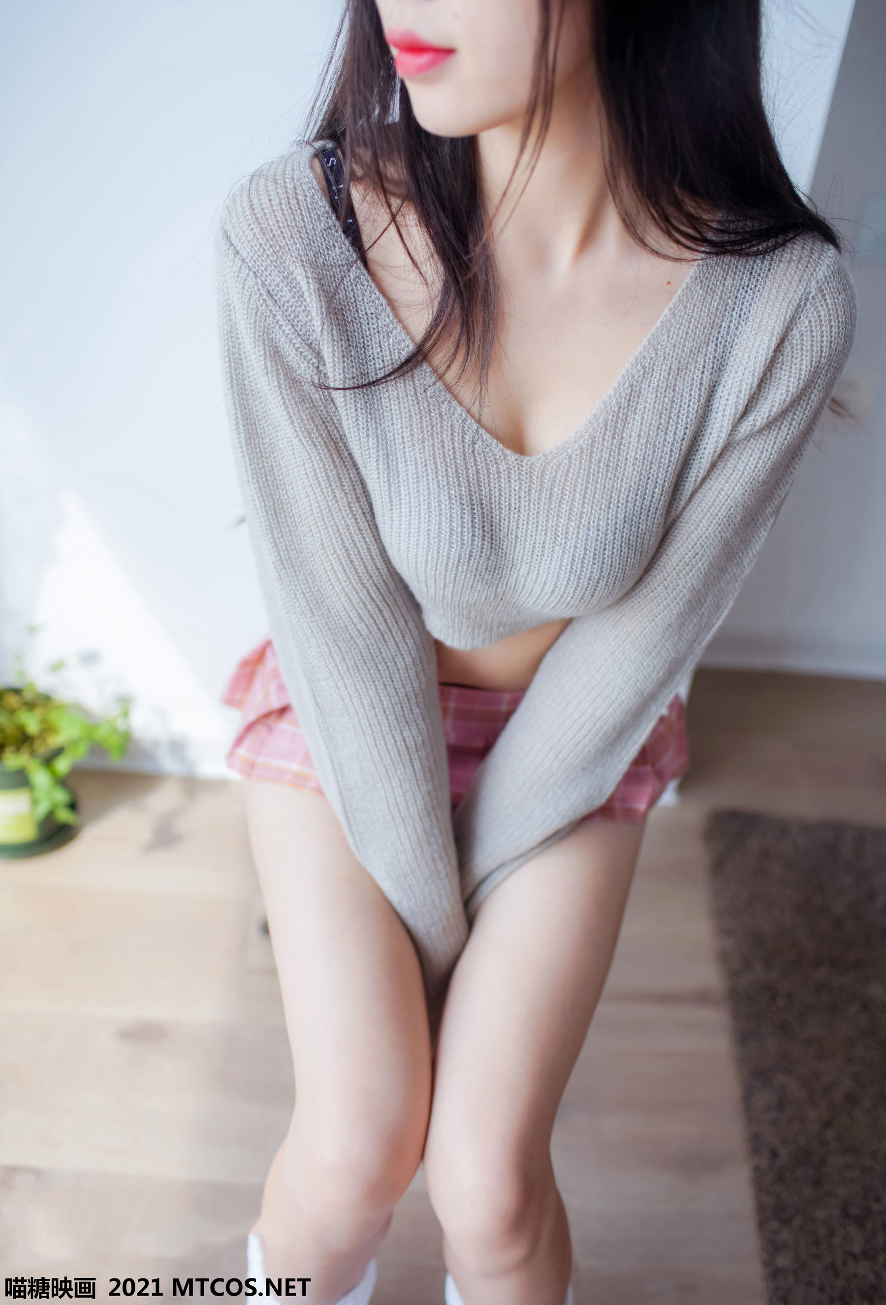 Meow Sugar Film] Vol. 456: Lizi's Sweater