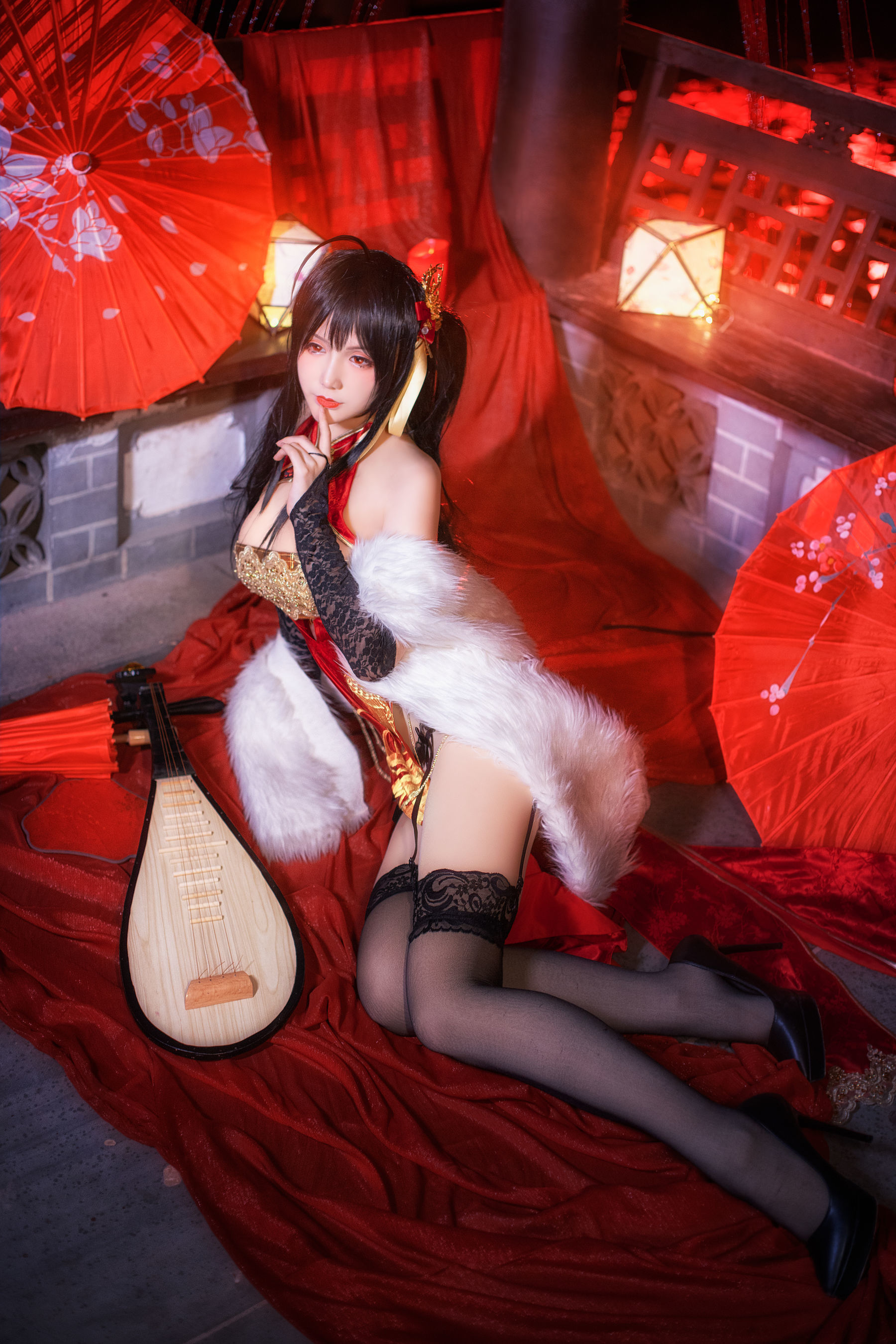 Internet Celebrity Cosplayer Photobook] COS Girl Xianjiu Airi - Taihou