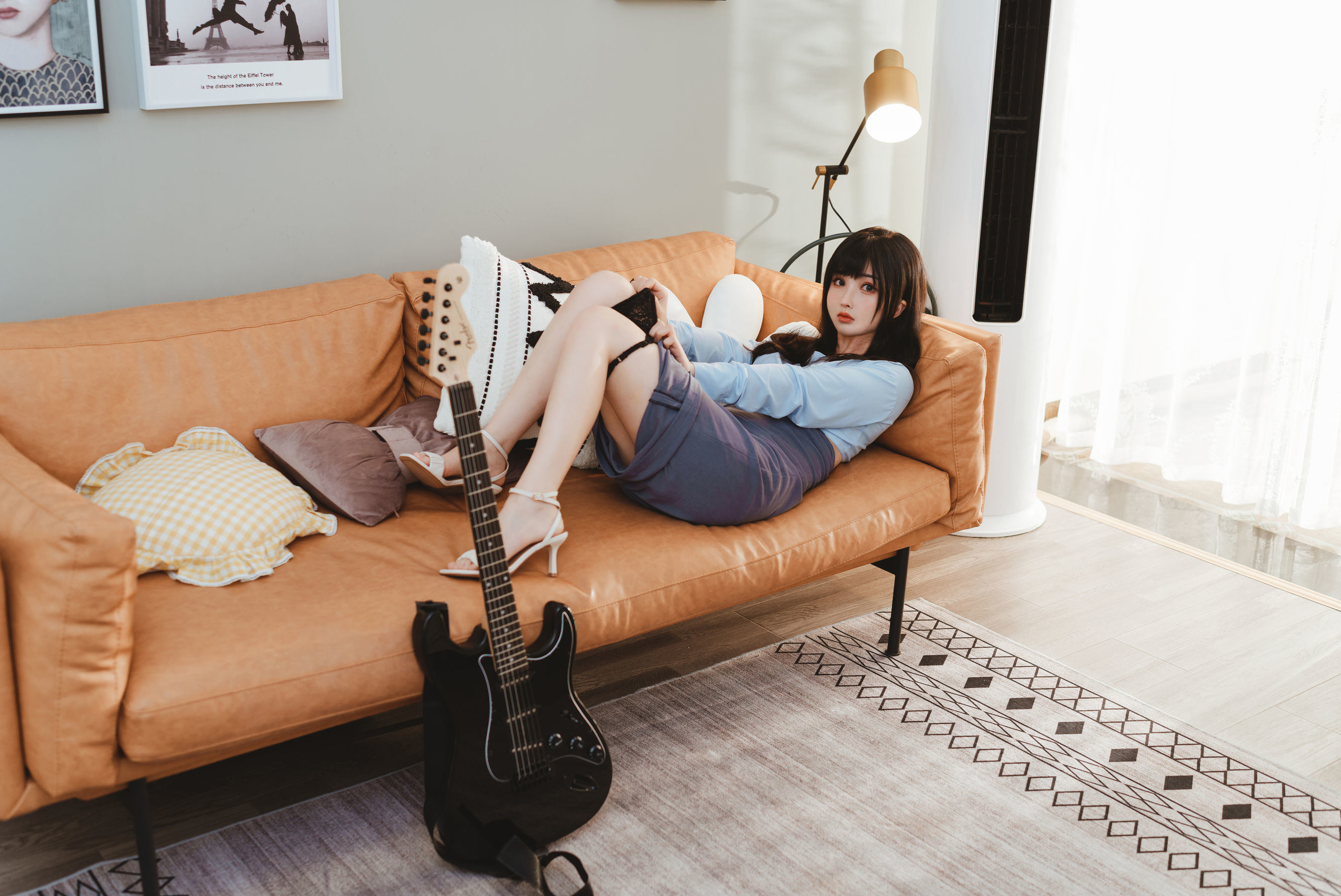 Ảnh chụp Coser nổi tiếng] Phúc lợi COS Rioko Lương Lương Tử - Chị em guitar váy buộc dây