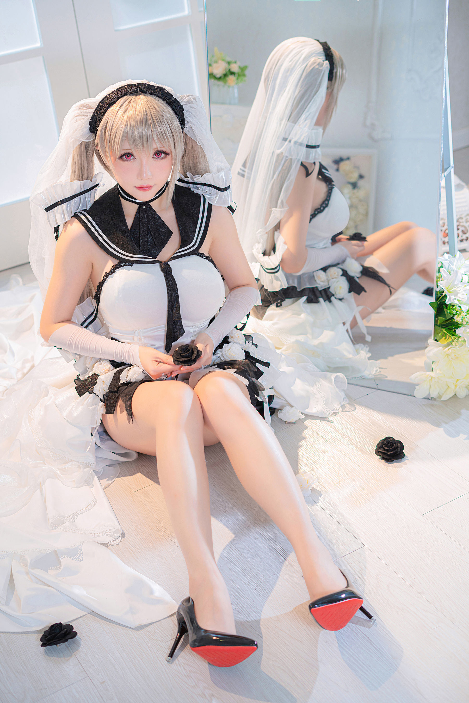 Internet Celebrity Coser Photobook] Coser Miss Xing Zhi Chi Chi - Pure White and Pitch Black: Kewei