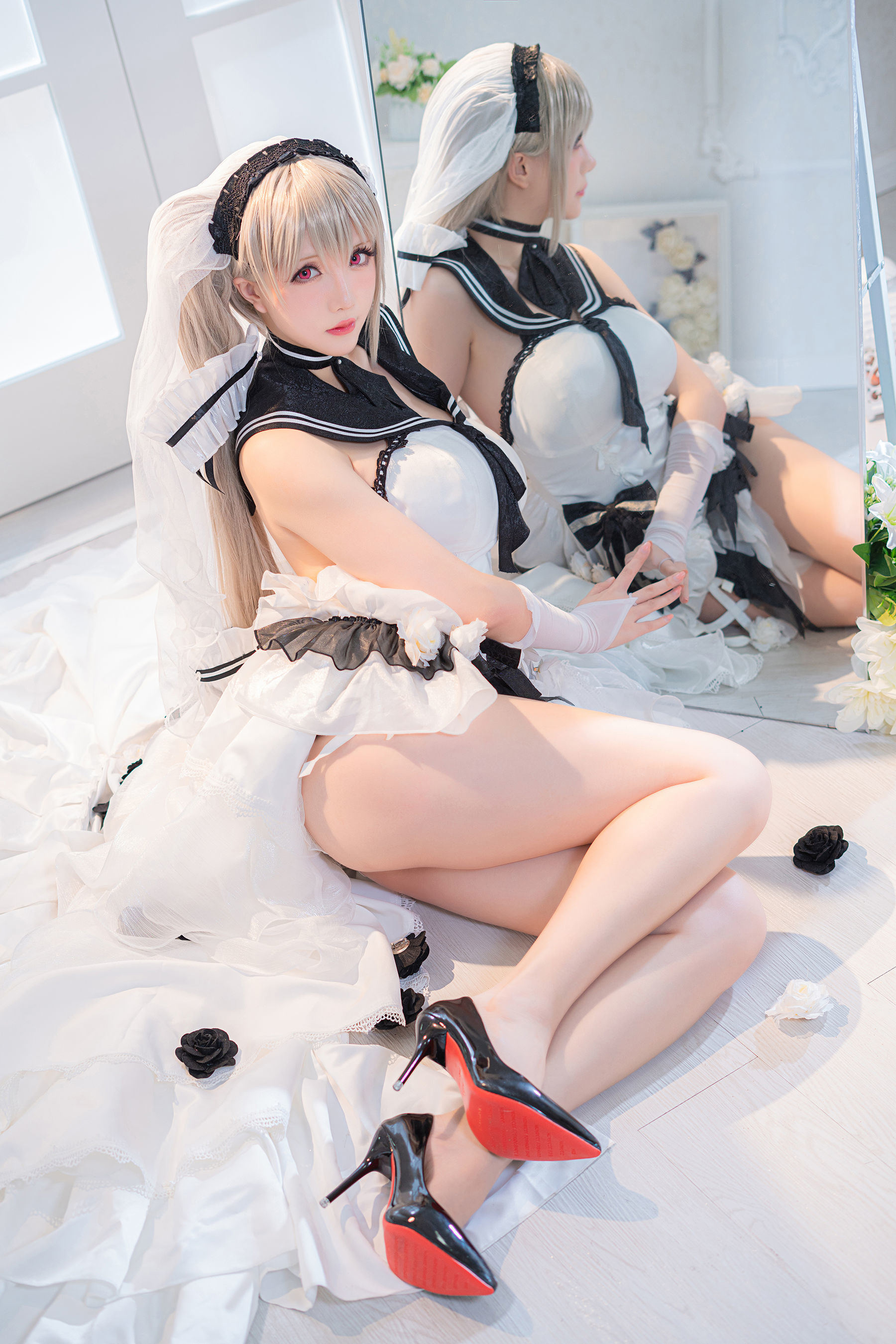 Internet Celebrity Coser Photobook] Coser Miss Xing Zhi Chi Chi - Pure White and Pitch Black: Kewei