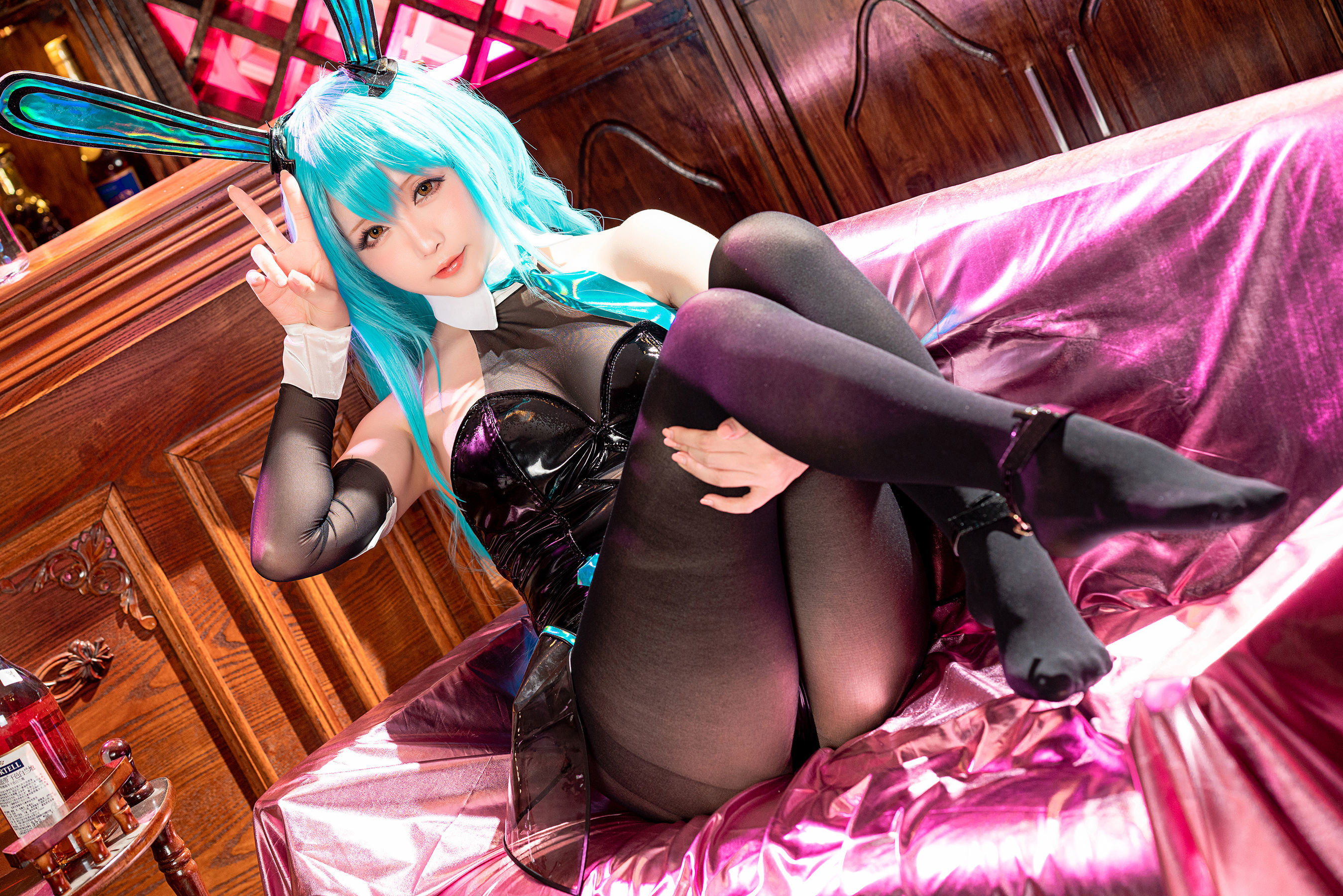 ネット紅人コスプレイヤー写真] コサーさん星之ちち - 純白と漆黒《樹城》