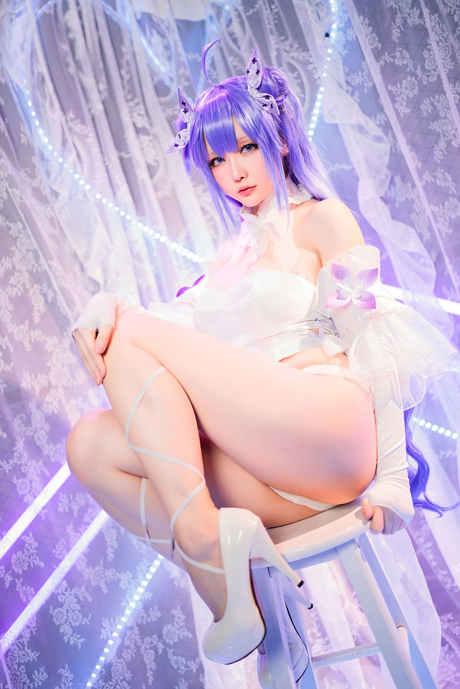 Internet Celebrity Coser Photobook] Coser Xiaojie Xing Zhi Chi Chi - Pure White and Pitch Black: Unicorn