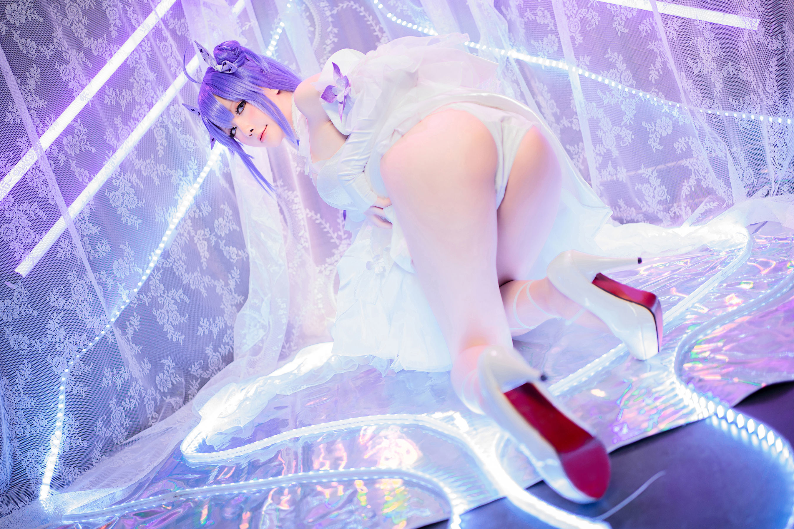 Internet Celebrity Coser Photobook] Coser Xiaojie Xing Zhi Chi Chi - Pure White and Pitch Black: Unicorn