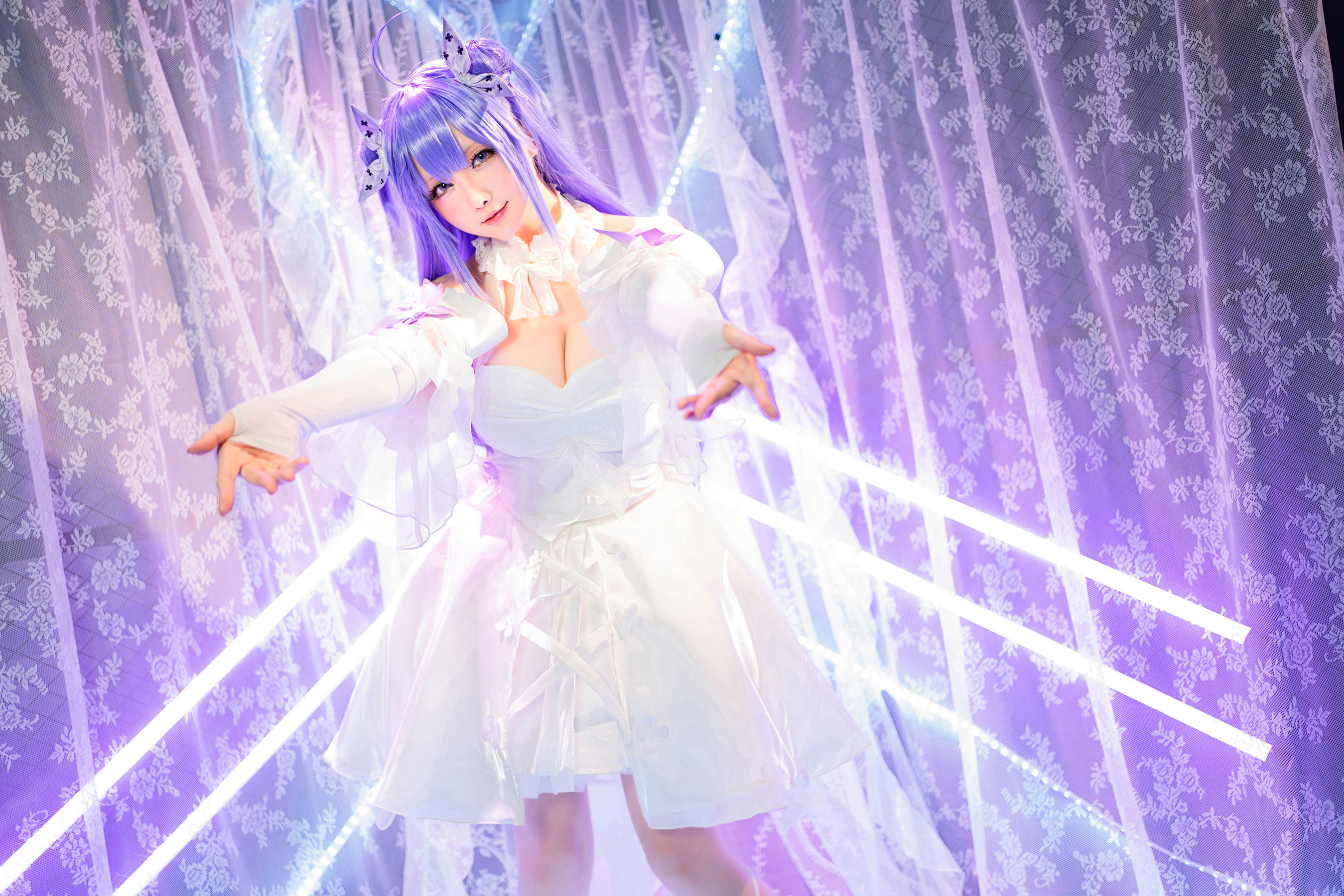 Internet Celebrity Coser Photobook] Coser Xiaojie Xing Zhi Chi Chi - Pure White and Pitch Black: Unicorn