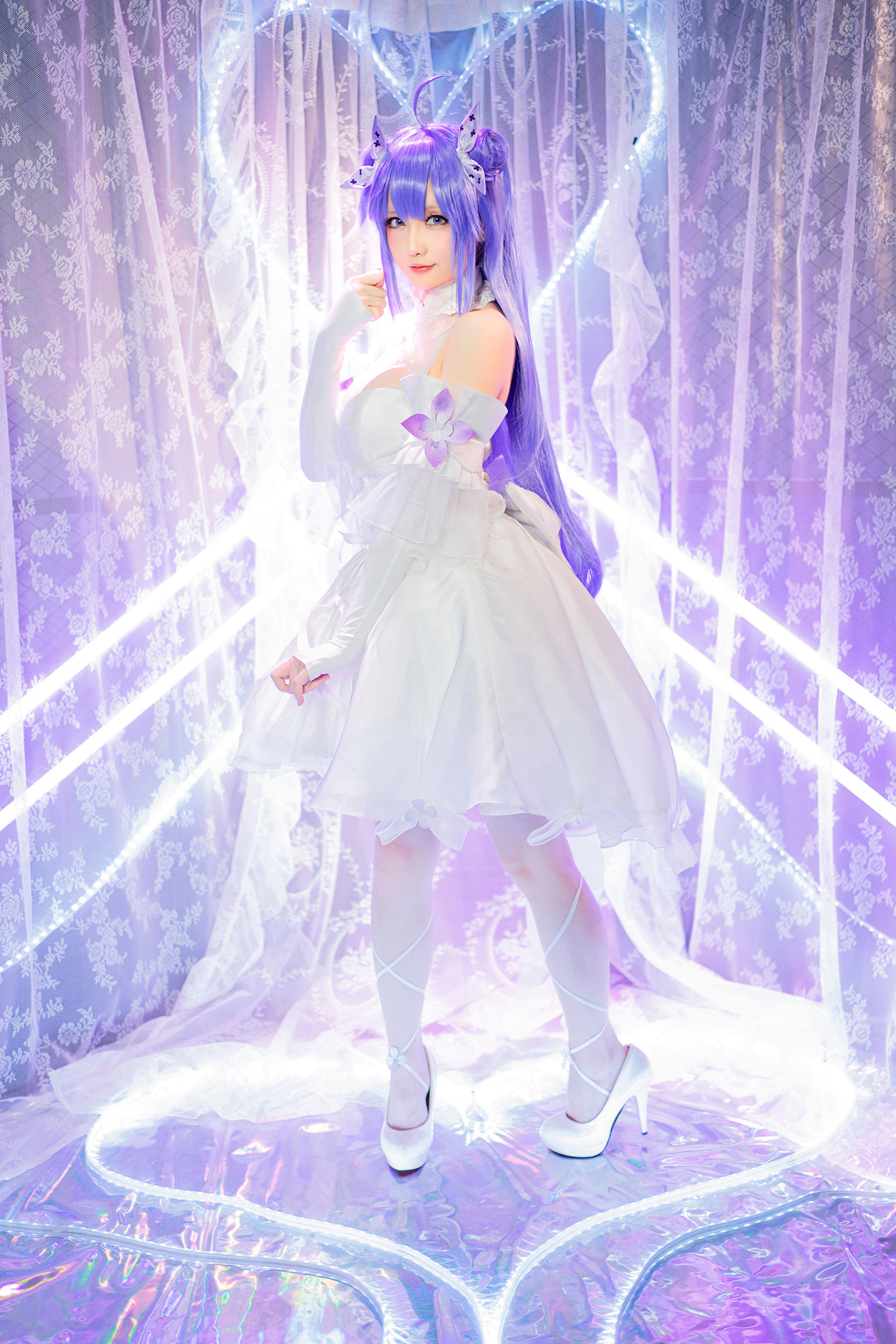 Internet Celebrity Coser Photobook] Coser Xiaojie Xing Zhi Chi Chi - Pure White and Pitch Black: Unicorn