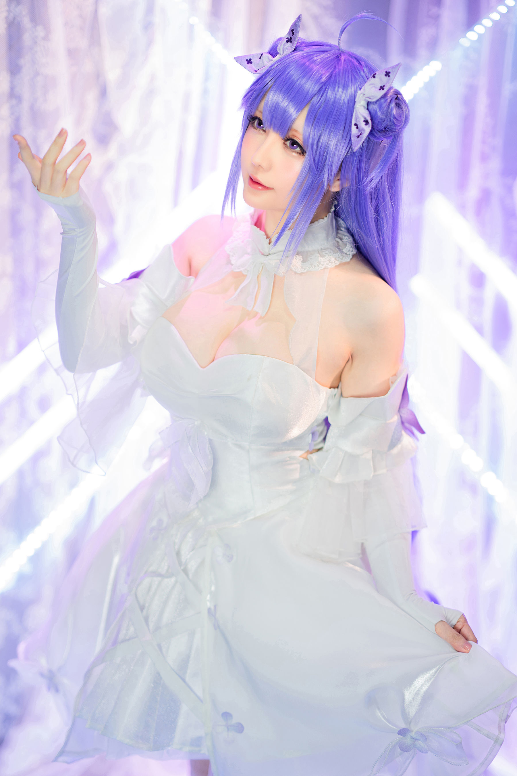 Internet Celebrity Coser Photobook] Coser Xiaojie Xing Zhi Chi Chi - Pure White and Pitch Black: Unicorn