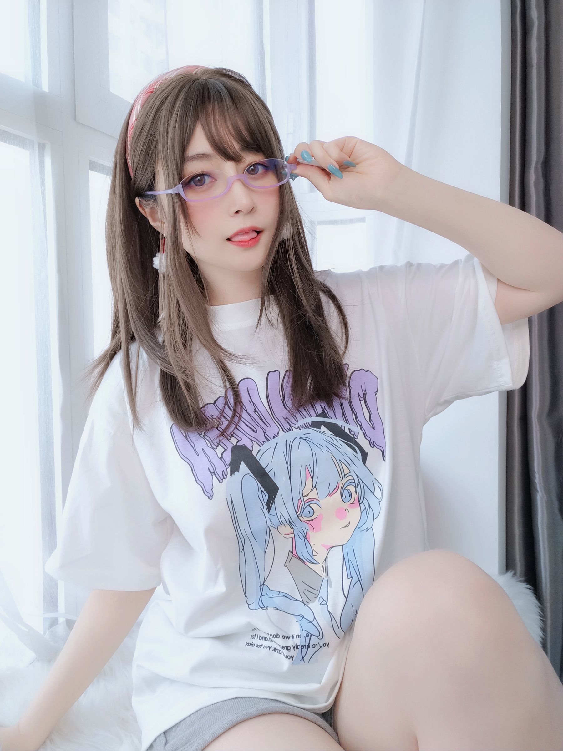 Internet Celebrity Coser Photoshoot] Coser Miss Silver - Homebody Girlfriend