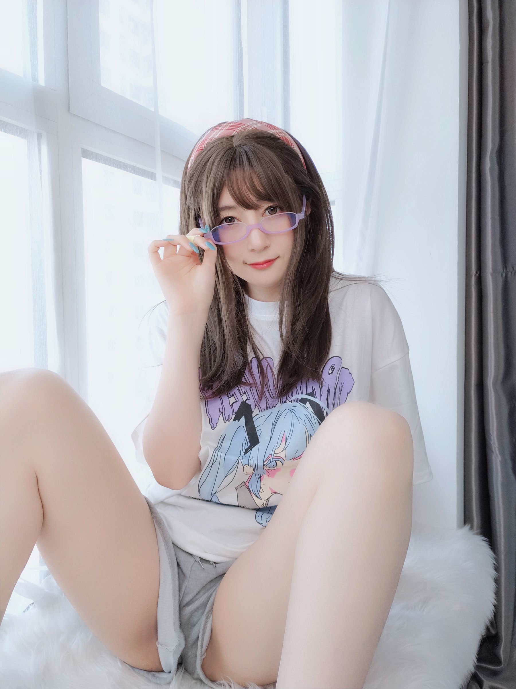 Internet Celebrity Coser Photoshoot] Coser Miss Silver - Homebody Girlfriend