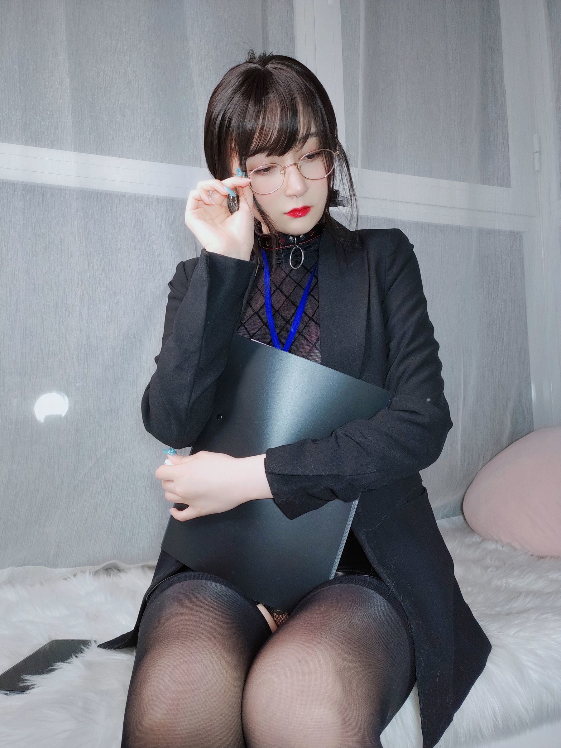 Ảnh tập Coser nổi tiếng] Coser chị Bạc - Vớ đen gợi cảm