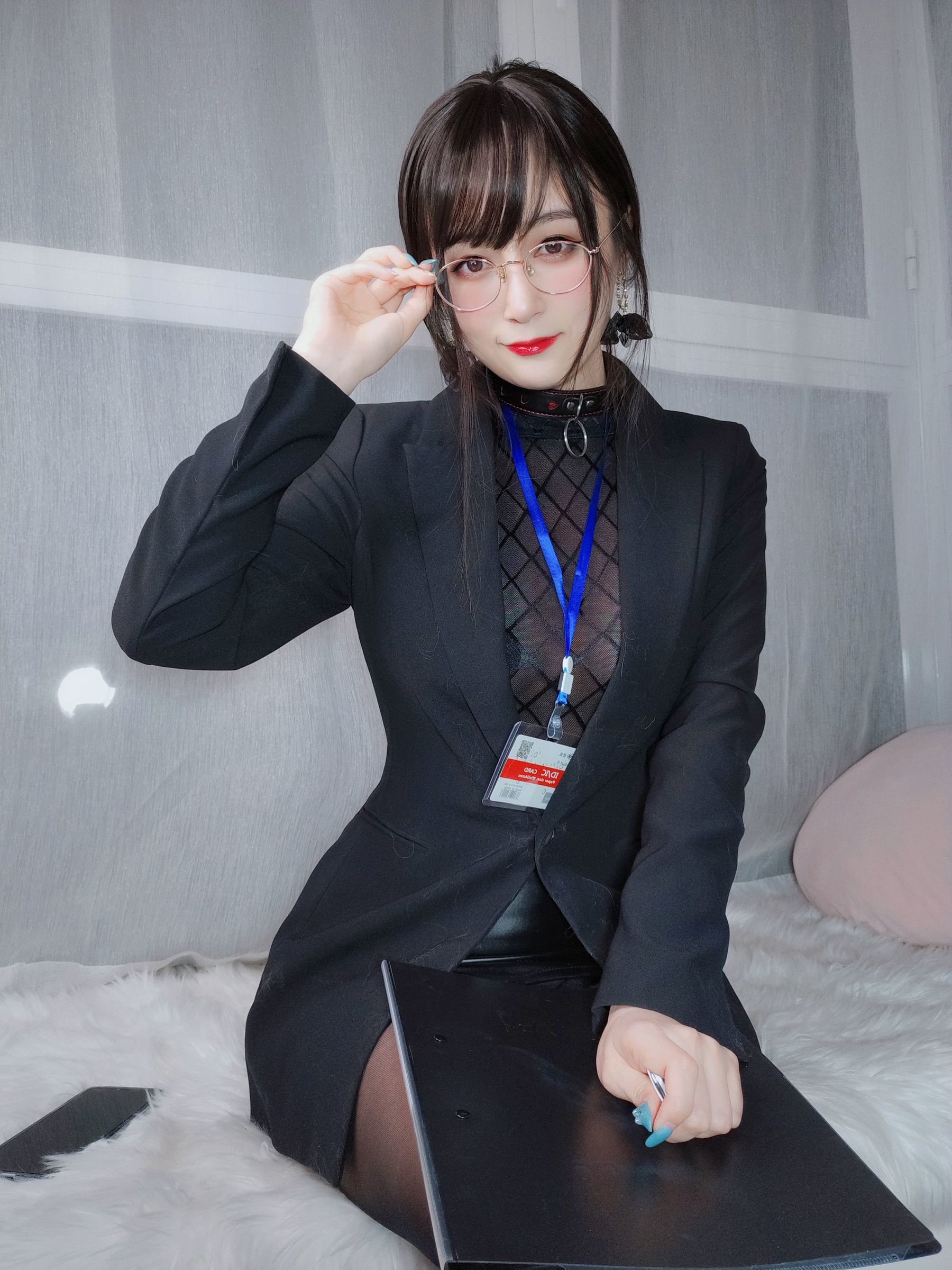 Ảnh tập Coser nổi tiếng] Coser chị Bạc - Vớ đen gợi cảm
