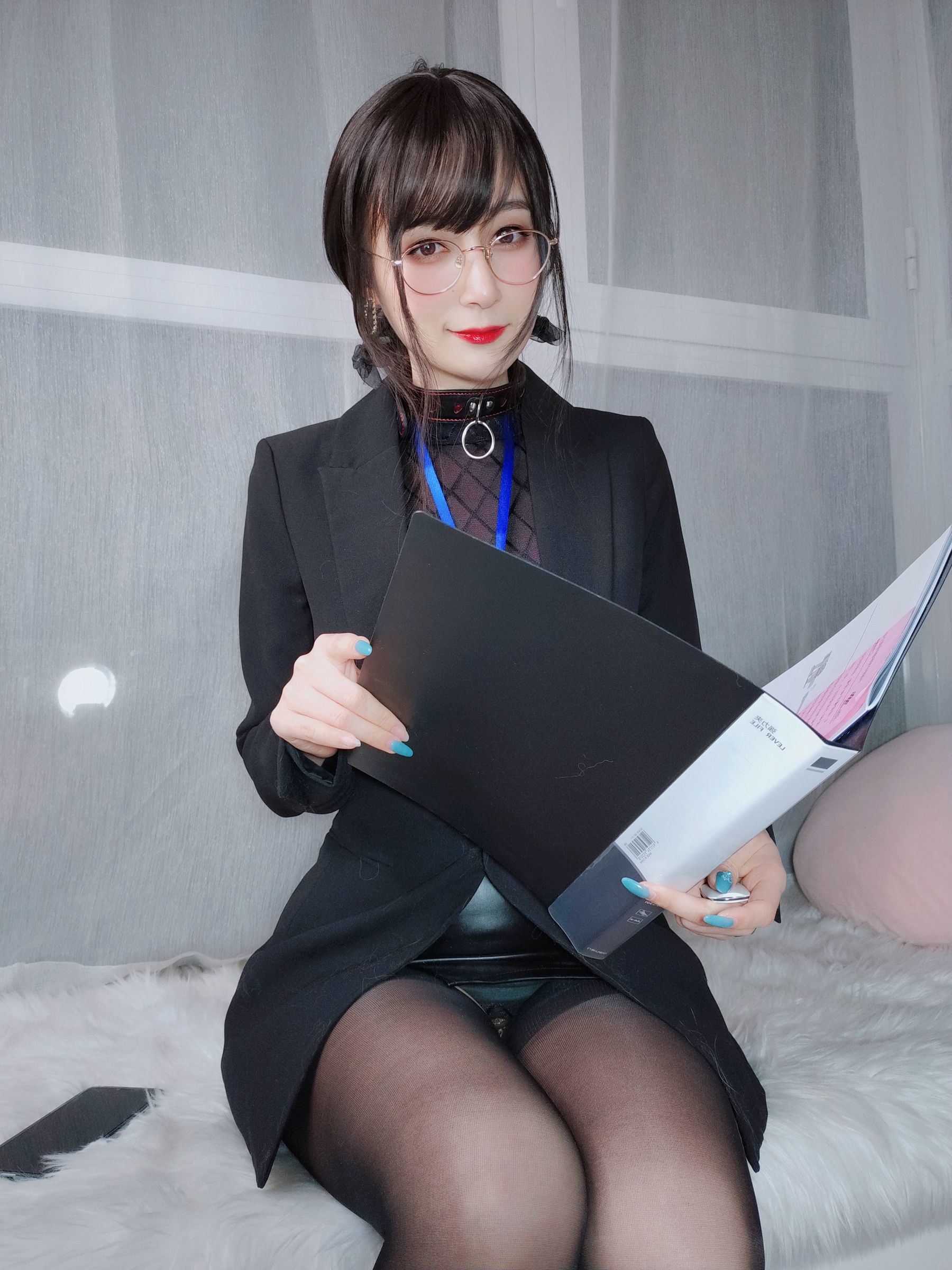 Ảnh tập Coser nổi tiếng] Coser chị Bạc - Vớ đen gợi cảm