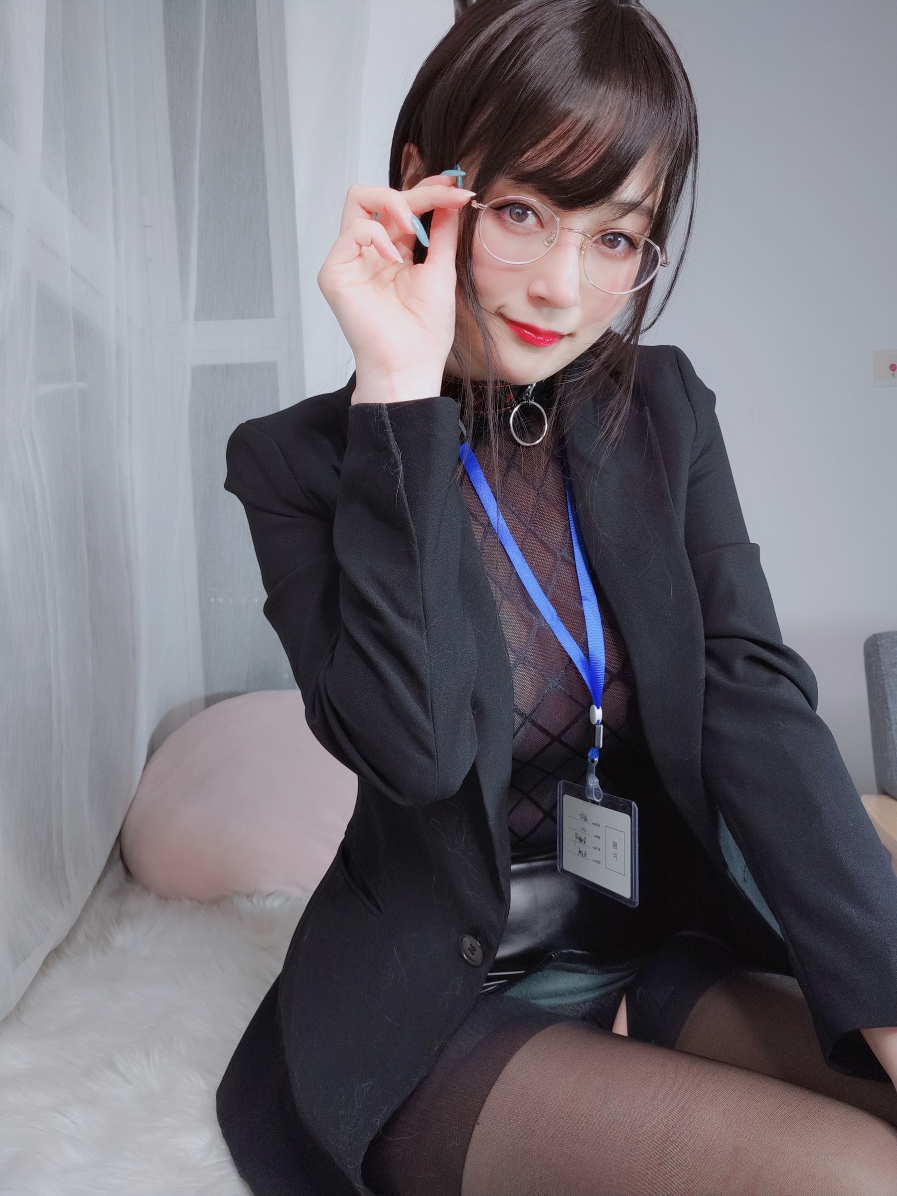 網紅COSER寫真] Coser小姐姐白銀 - 黑絲情趣