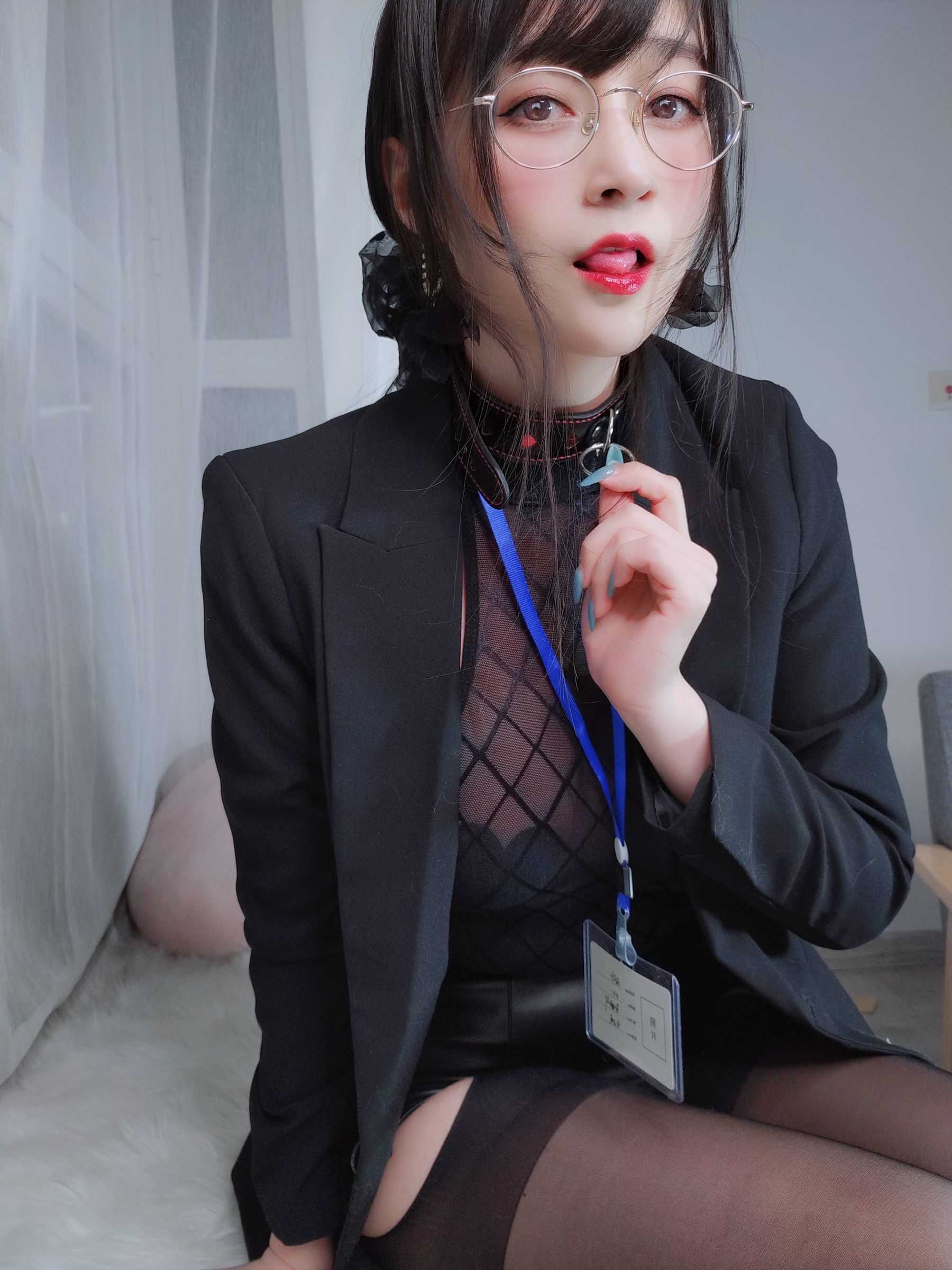 Ảnh tập Coser nổi tiếng] Coser chị Bạc - Vớ đen gợi cảm