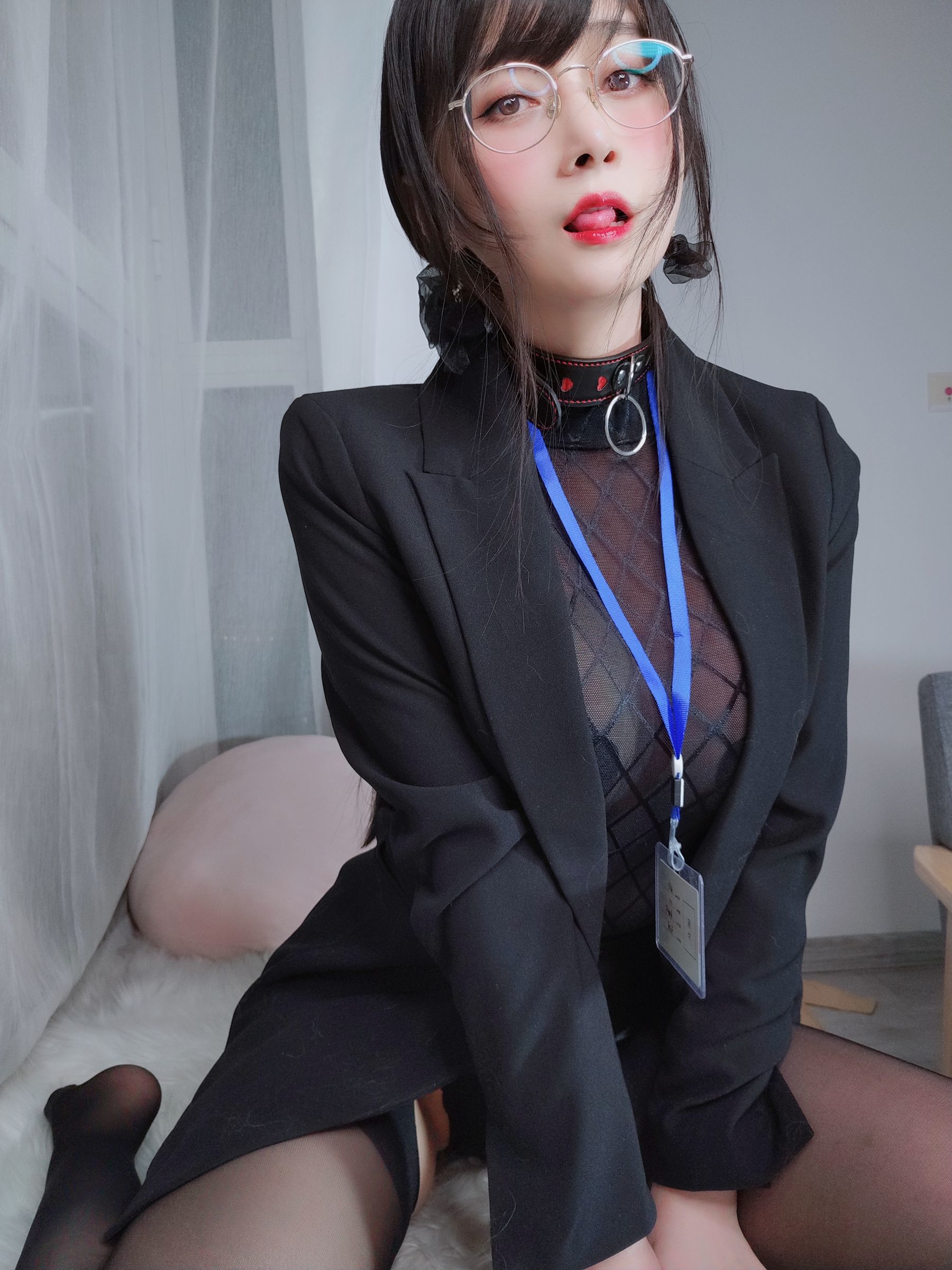 Ảnh tập Coser nổi tiếng] Coser chị Bạc - Vớ đen gợi cảm