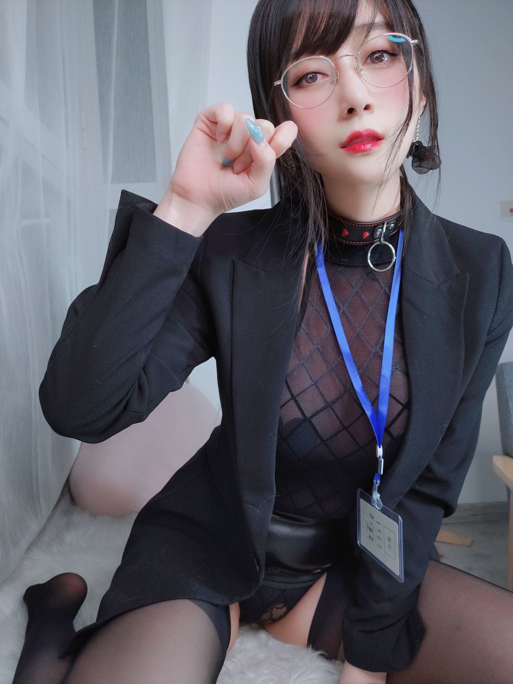 Ảnh tập Coser nổi tiếng] Coser chị Bạc - Vớ đen gợi cảm