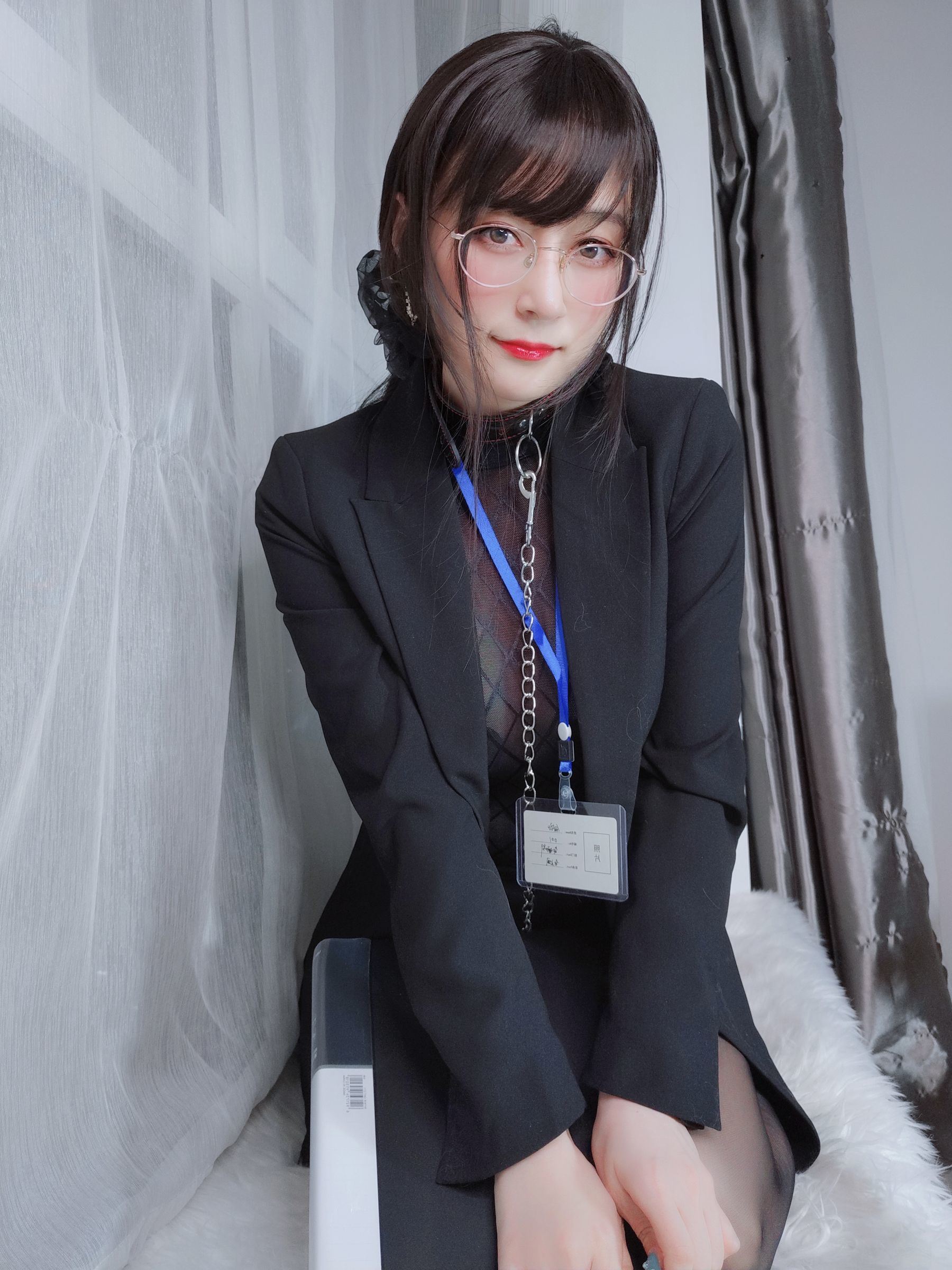 Ảnh tập Coser nổi tiếng] Coser chị Bạc - Vớ đen gợi cảm