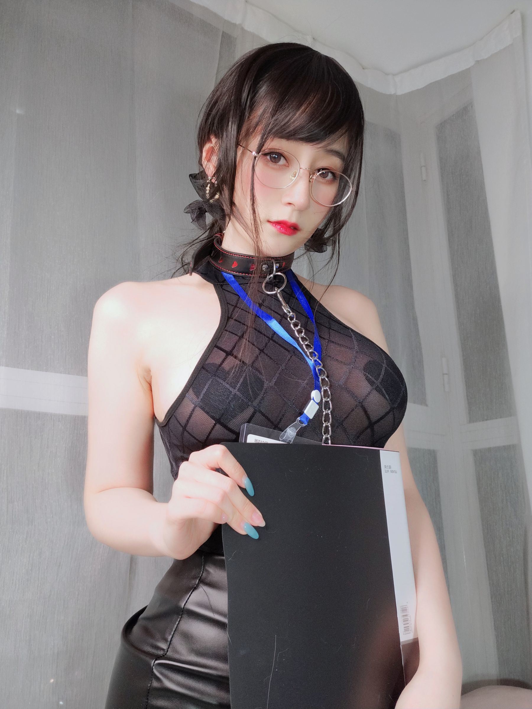 Ảnh tập Coser nổi tiếng] Coser chị Bạc - Vớ đen gợi cảm
