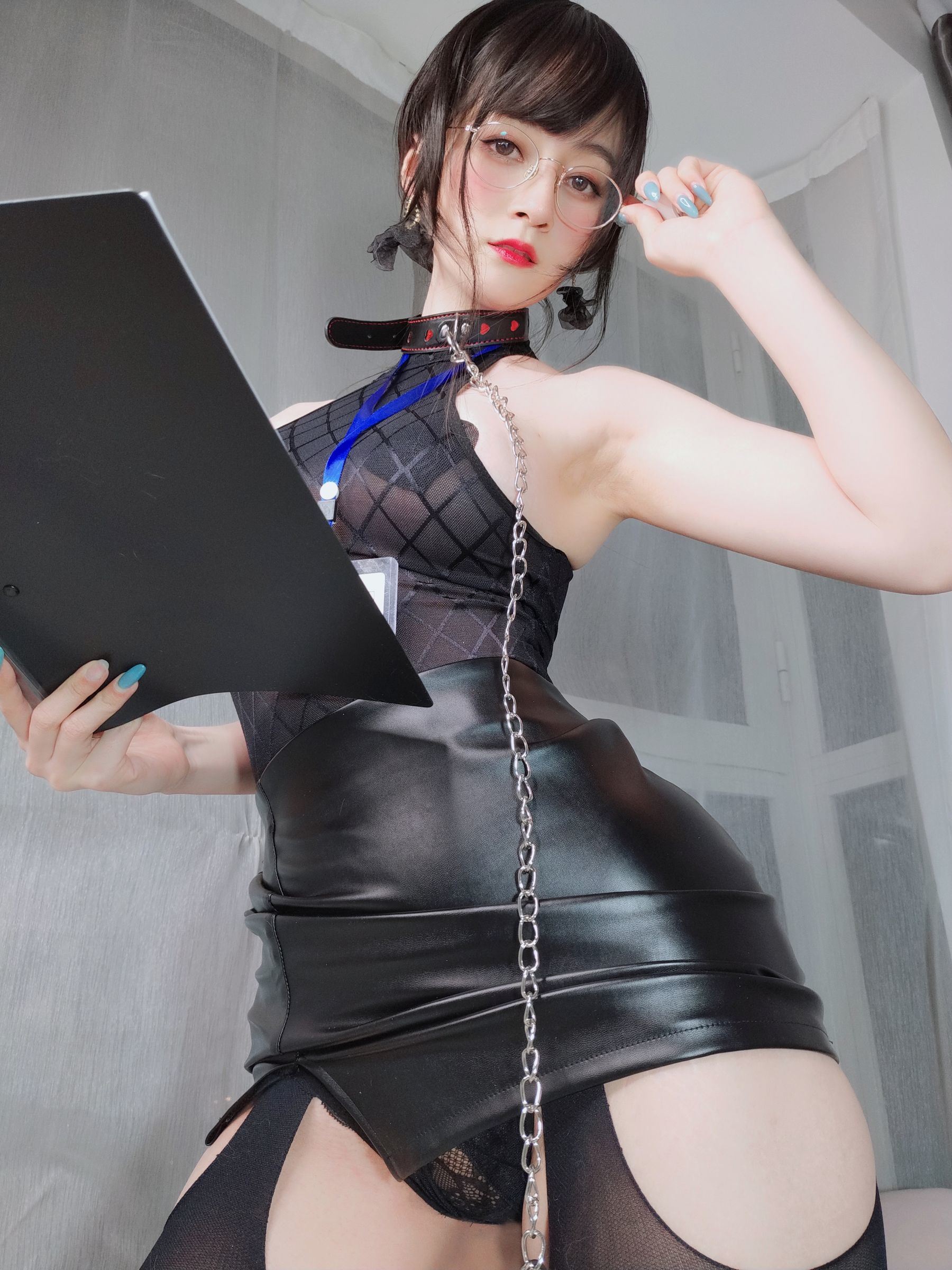 Ảnh tập Coser nổi tiếng] Coser chị Bạc - Vớ đen gợi cảm