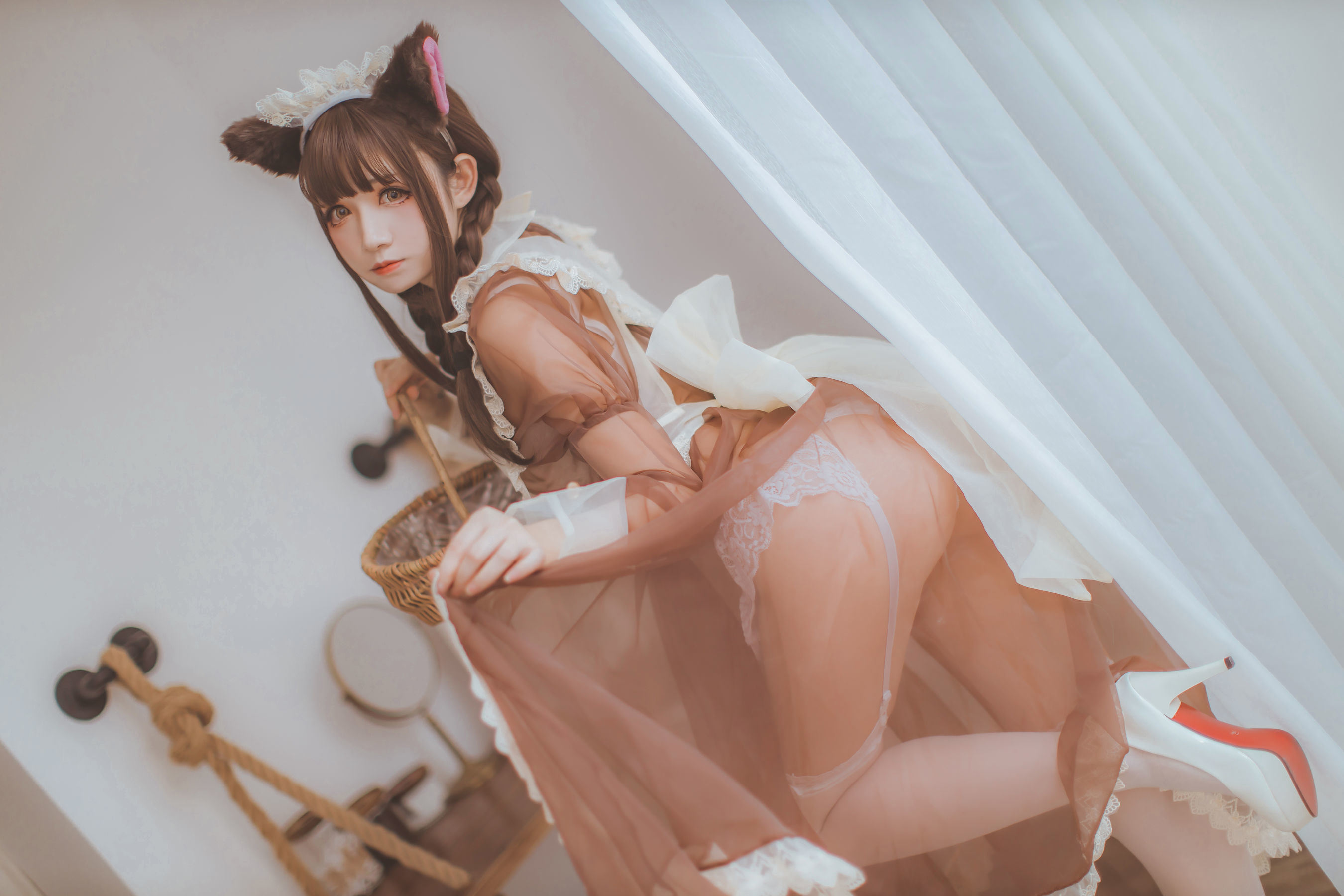Internet Celebrity Coser Photobook] Coser Yiyi - Transparent Maid