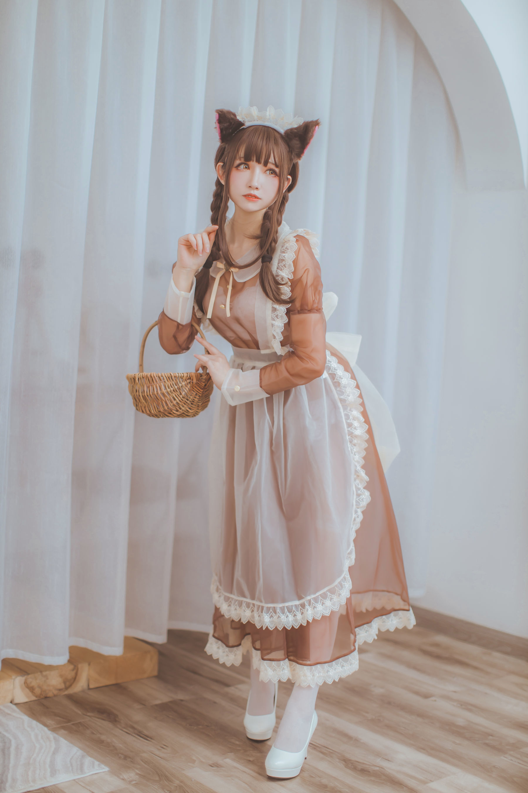 Internet Celebrity Coser Photobook] Coser Yiyi - Transparent Maid