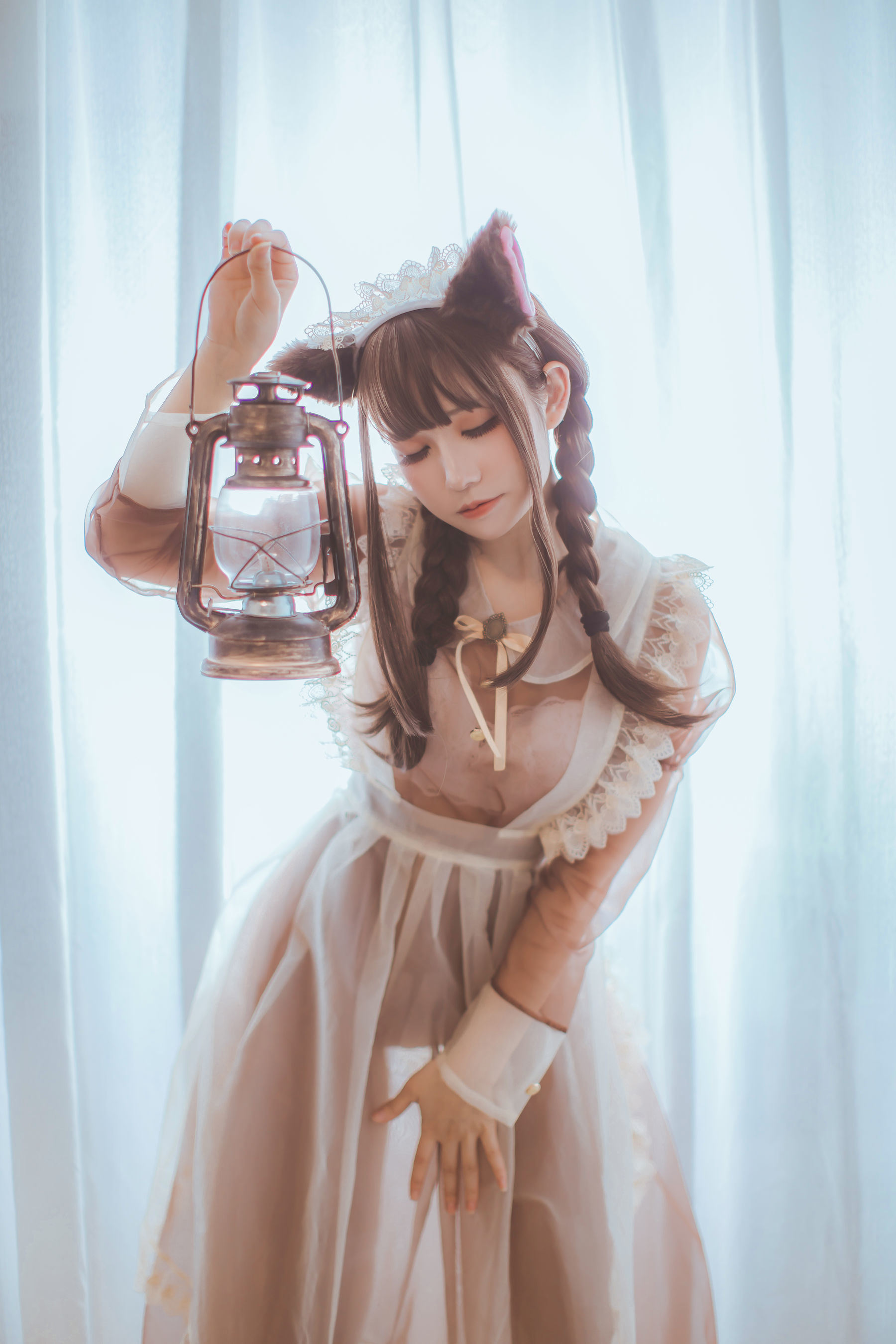Ảnh cosplay ngôi sao mạng] Coser Yi Yi - Nữ hầu trong suốt