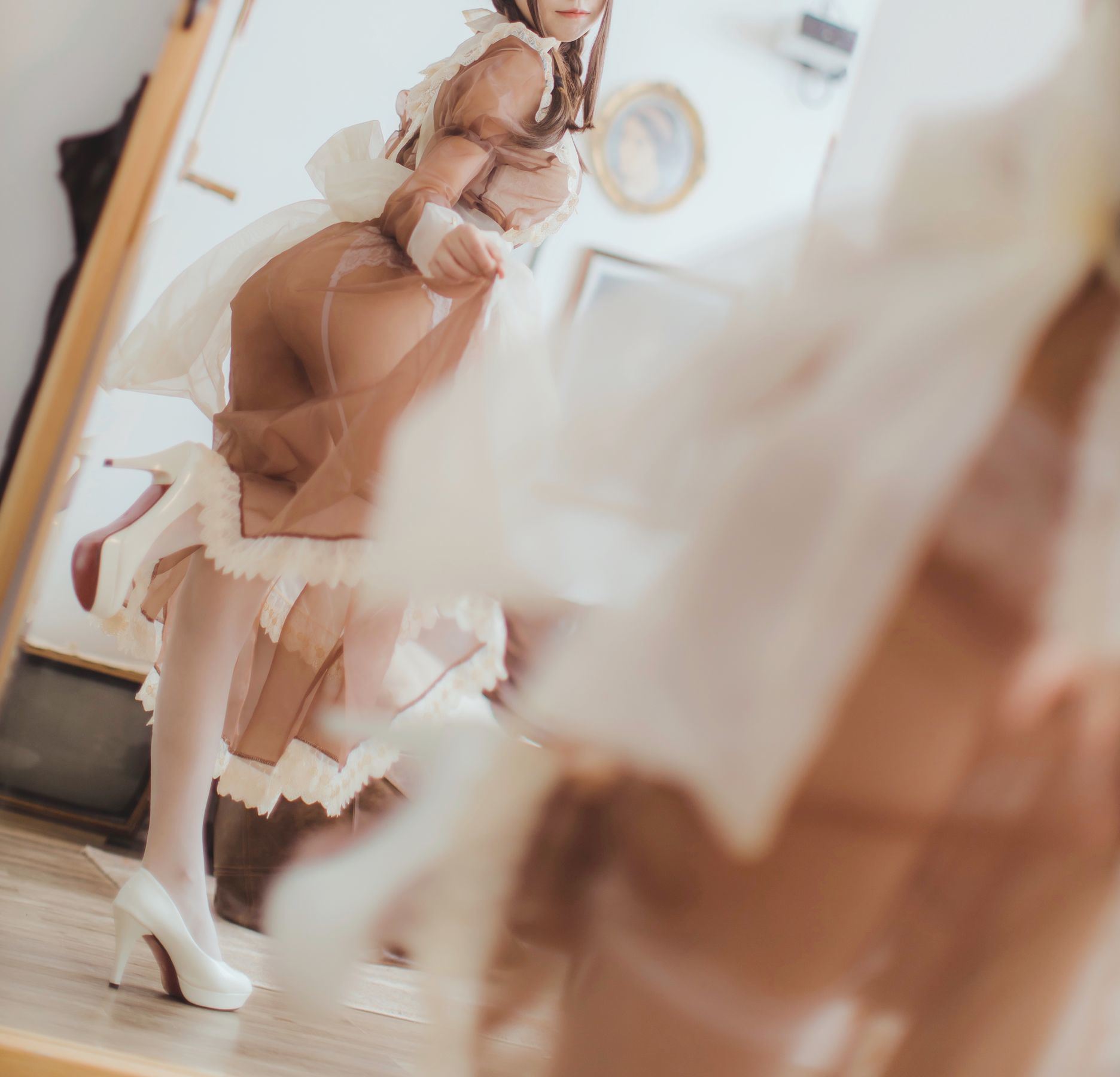 Ảnh cosplay ngôi sao mạng] Coser Yi Yi - Nữ hầu trong suốt