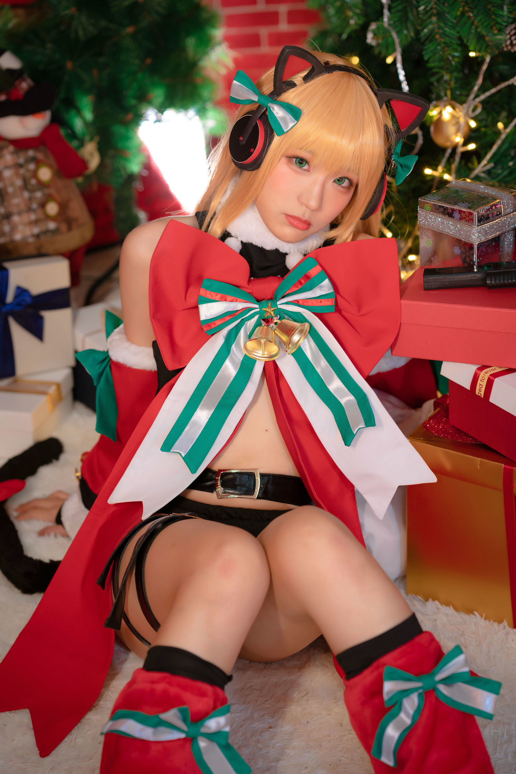 Internet Celebrity Cosplayer Photobook] Anime Blogger Mime Mi Mei - Girls' Frontline TMP Christmas
