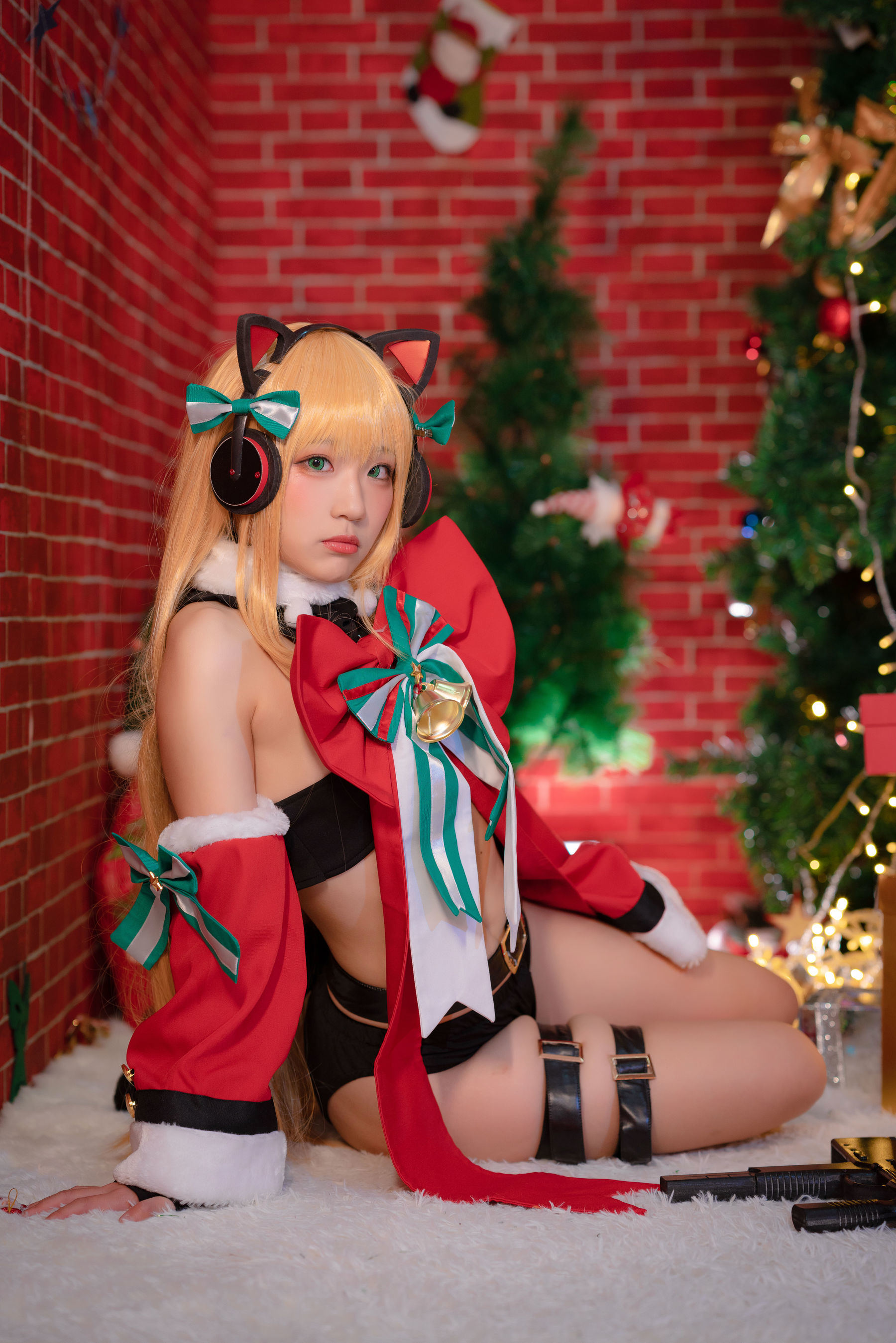 Internet Celebrity Cosplayer Photobook] Anime Blogger Mime Mi Mei - Girls' Frontline TMP Christmas