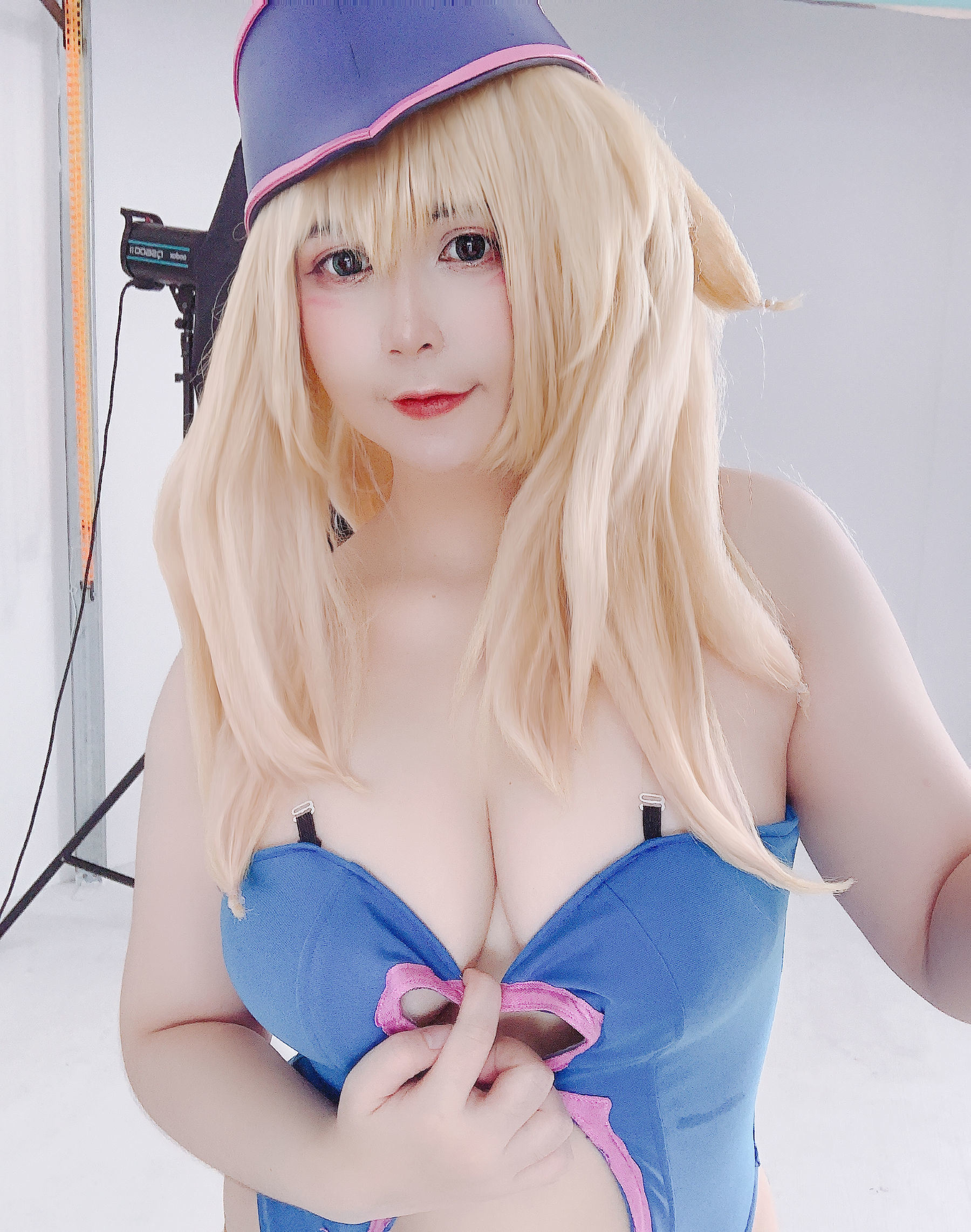 Internet Celebrity Cosplayer Photobook] Uy Uy - Dark Magical Girl