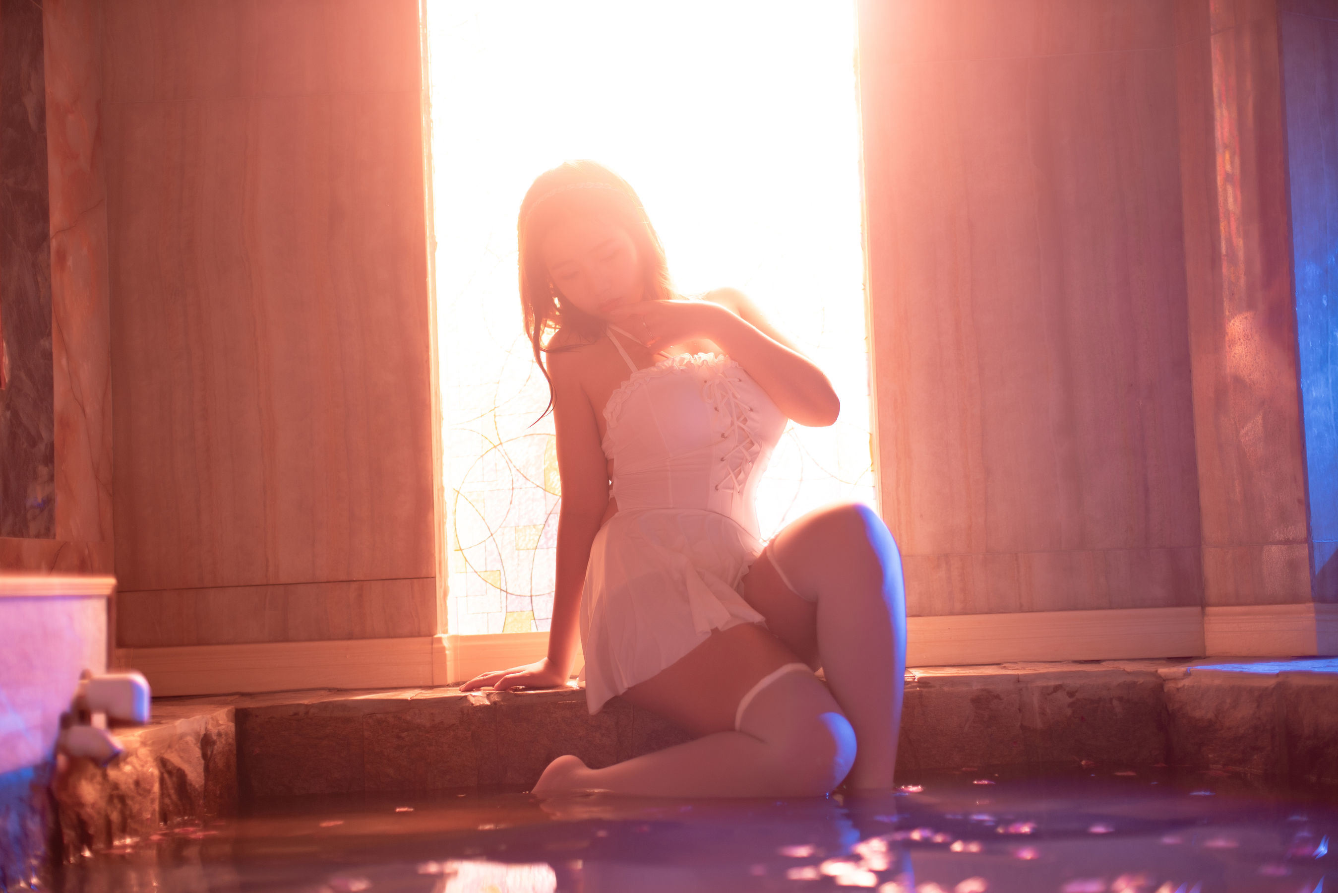 인터넷 스타 COSER 사진] 애니메이션 블로거 무링 Mu0 - 온천 반사