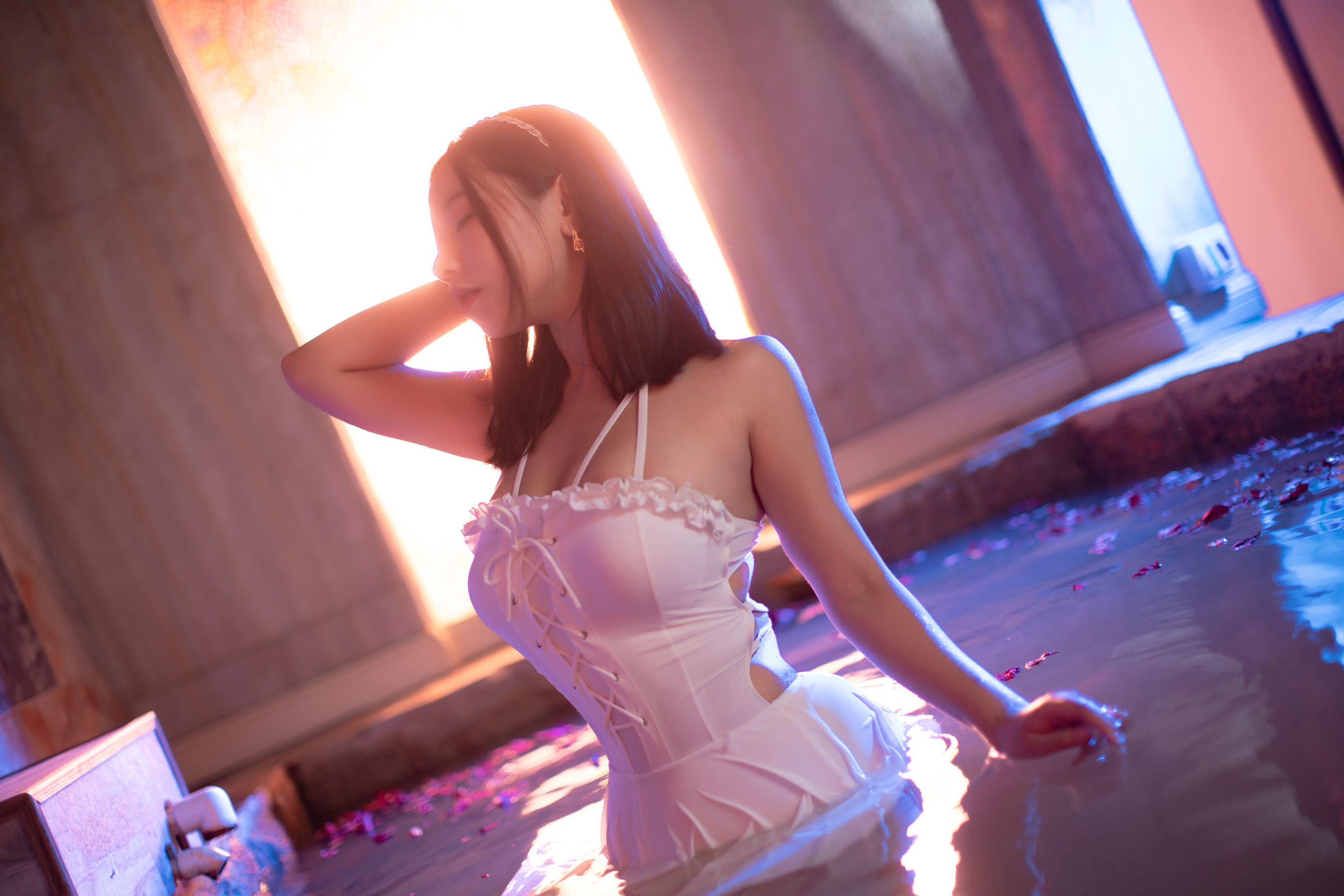 인터넷 스타 COSER 사진] 애니메이션 블로거 무링 Mu0 - 온천 반사