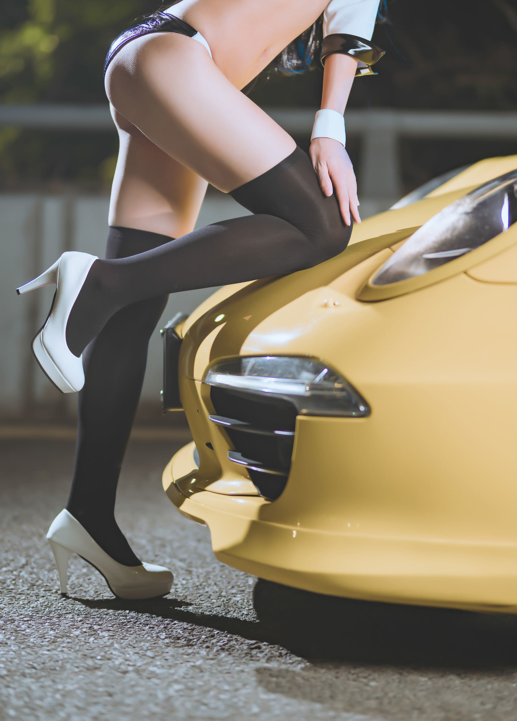 Internet Celebrity Cosplayer Photobook] Anime Blogger Ya Qi - Azur Lane Racing Atago