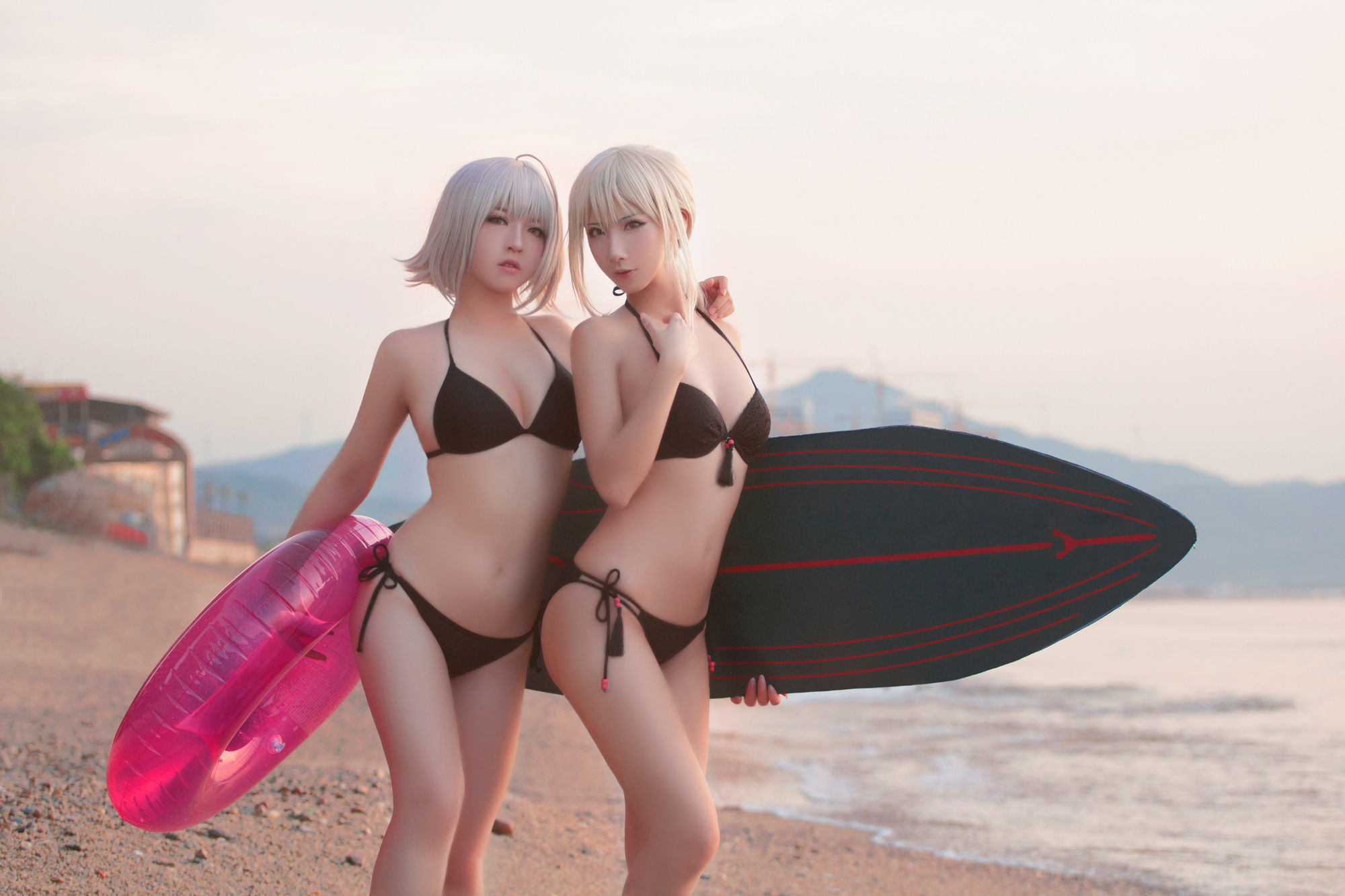 Ảnh Coser Nổi Tiếng] Bán Bán Tử & Sô Sô Sophia - Áo tắm biển
