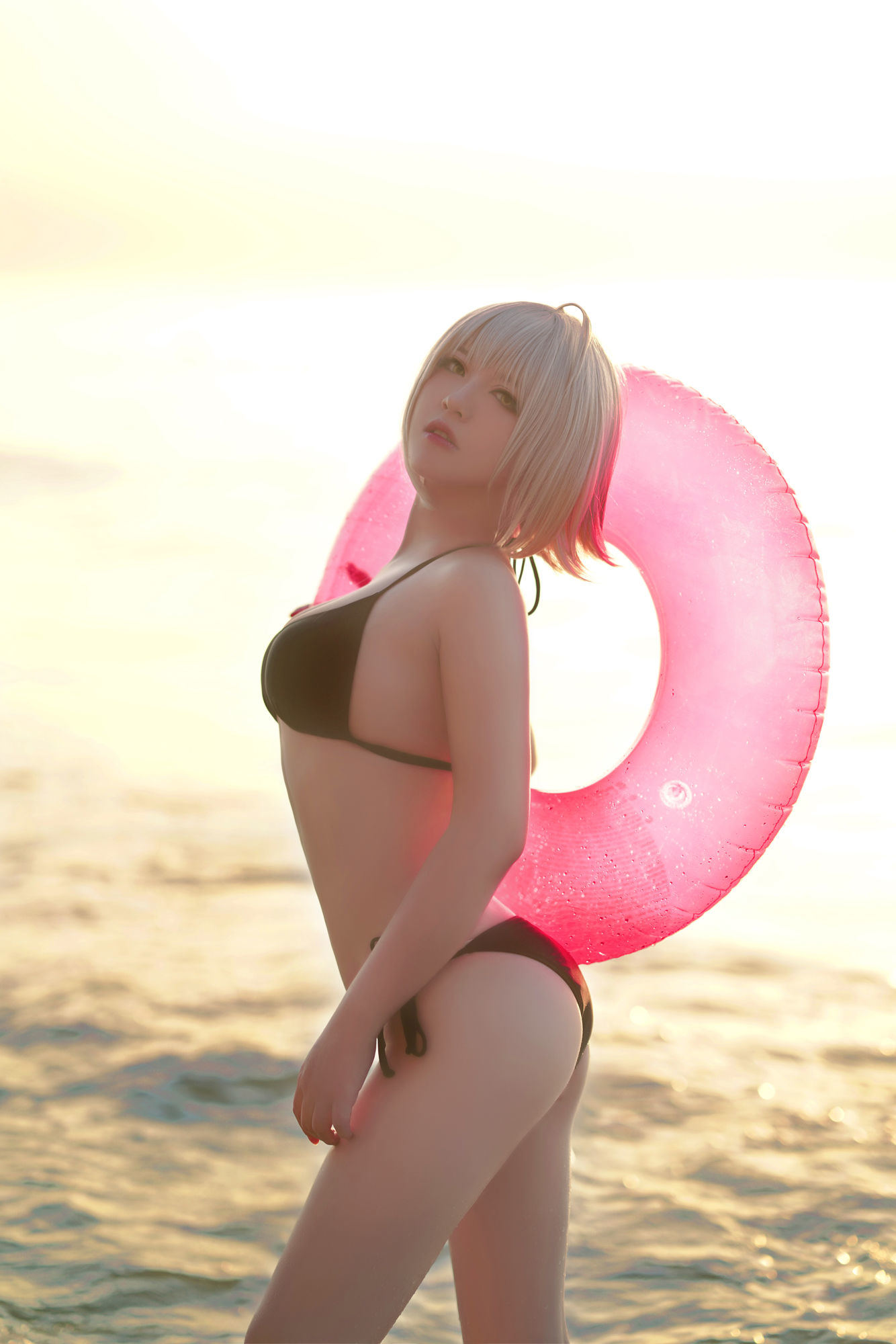 Ảnh Coser Nổi Tiếng] Bán Bán Tử & Sô Sô Sophia - Áo tắm biển
