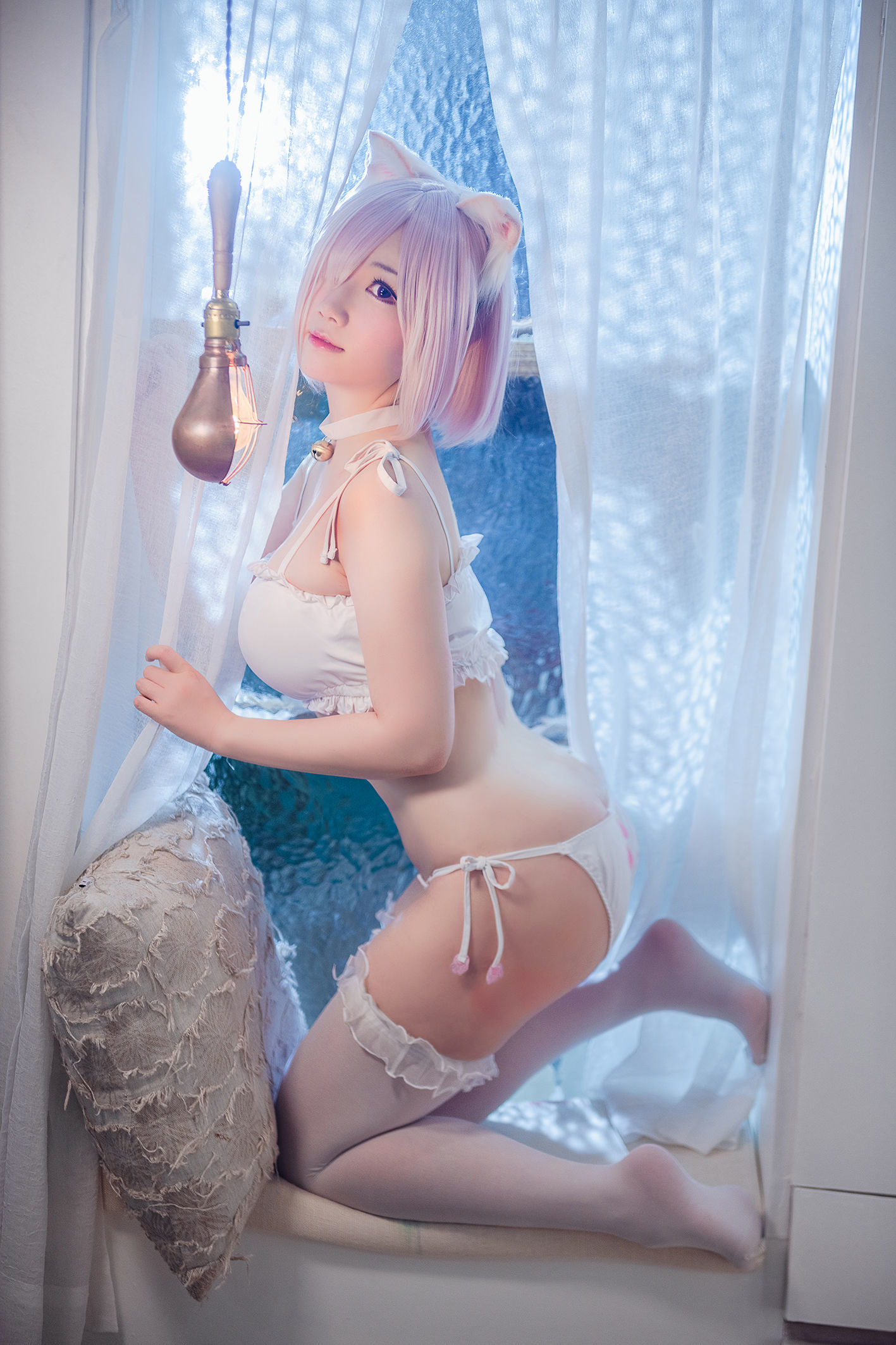 Internet Celebrity Cosplayer Photobook] Slightly Curvy Cute Girl Benmomo - Mash Standard Uniform & Cat Outfit