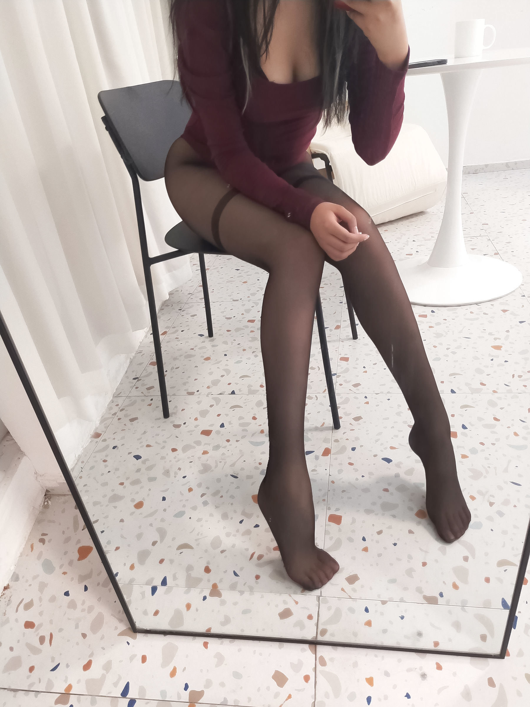 Internet Celebrity Cosplayer Photobook] Xuan Xiao Xuejie - Wine Red One-Piece Outfit