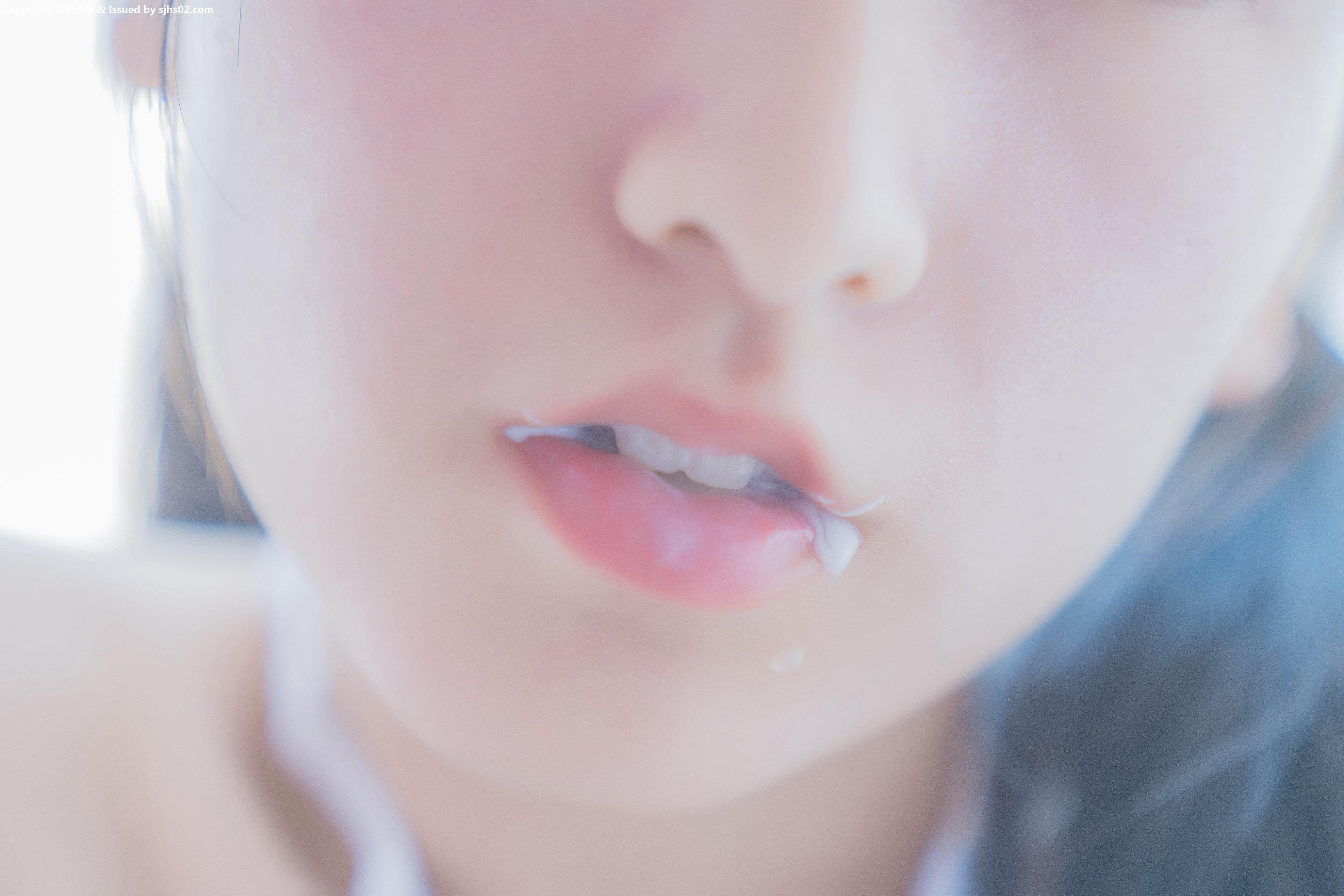 杪夏 - 階段口のスクール水着少女 + ヨーグルト 59P