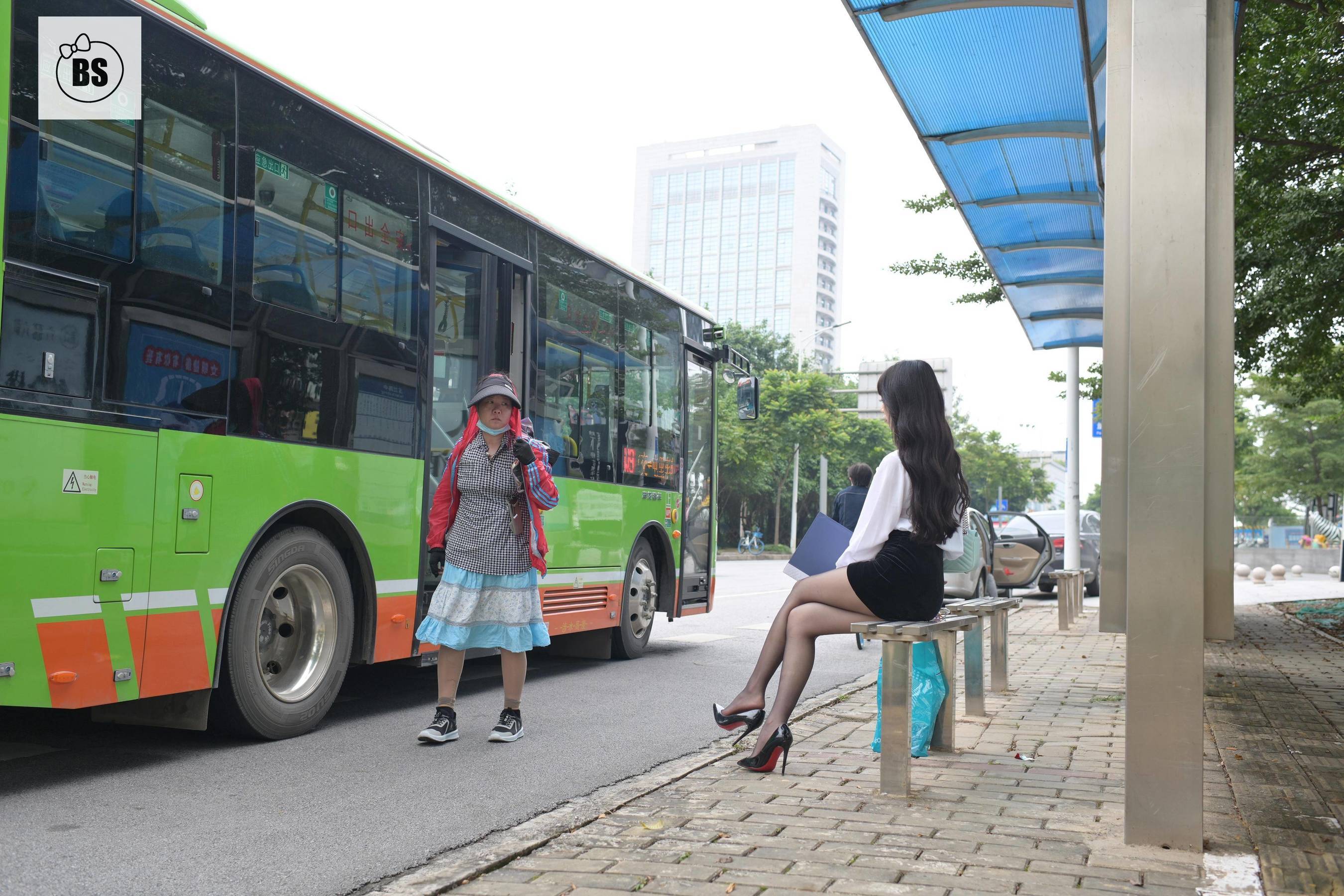 Tôi Tư Bạn Tưởng] MX006 Mỹ Tây Câu chuyện kỳ ngộ tại trạm xe buýt 1