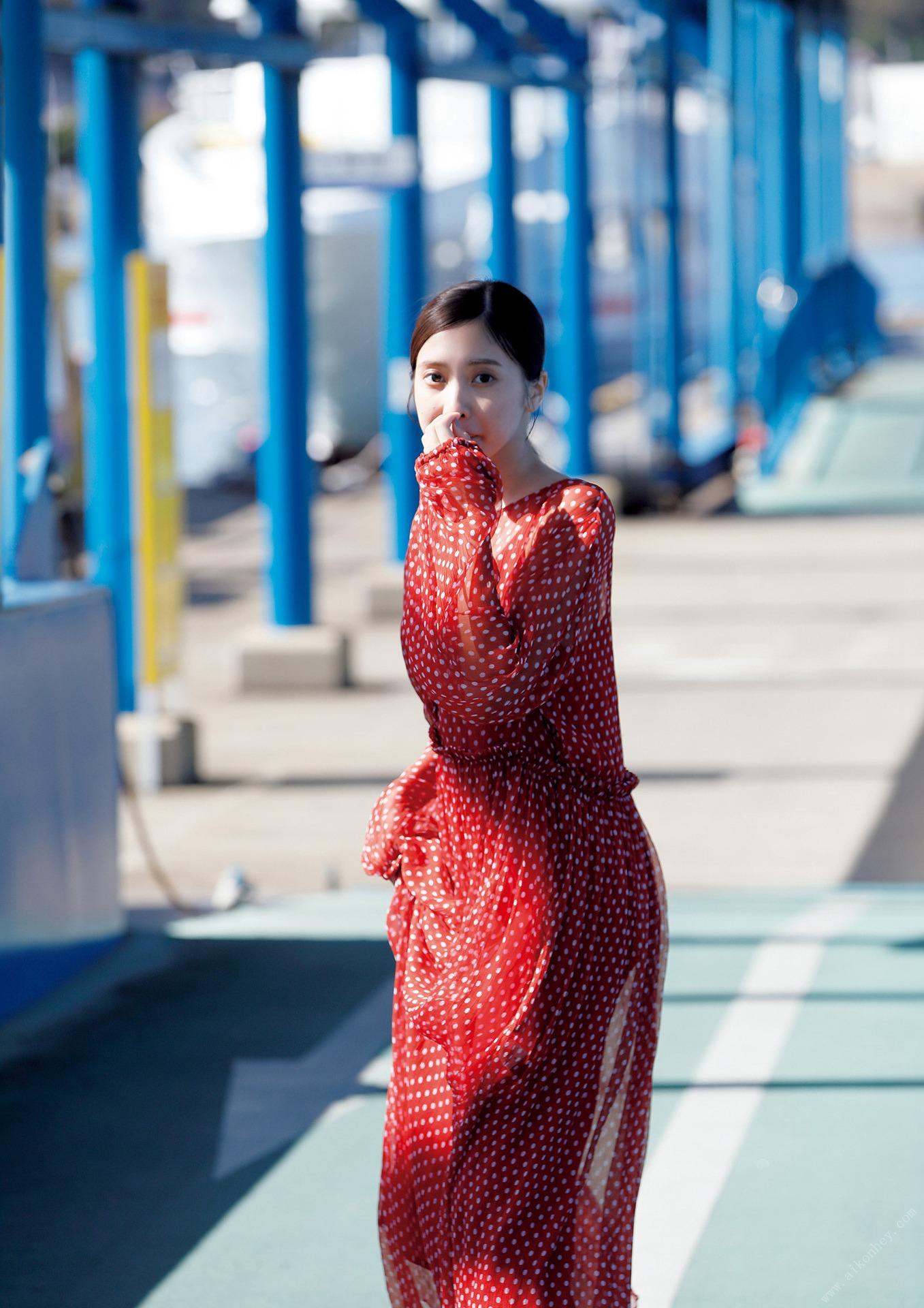 佐野ひなこ写真集「COLORS」 週プレ フォトブック 145ページ