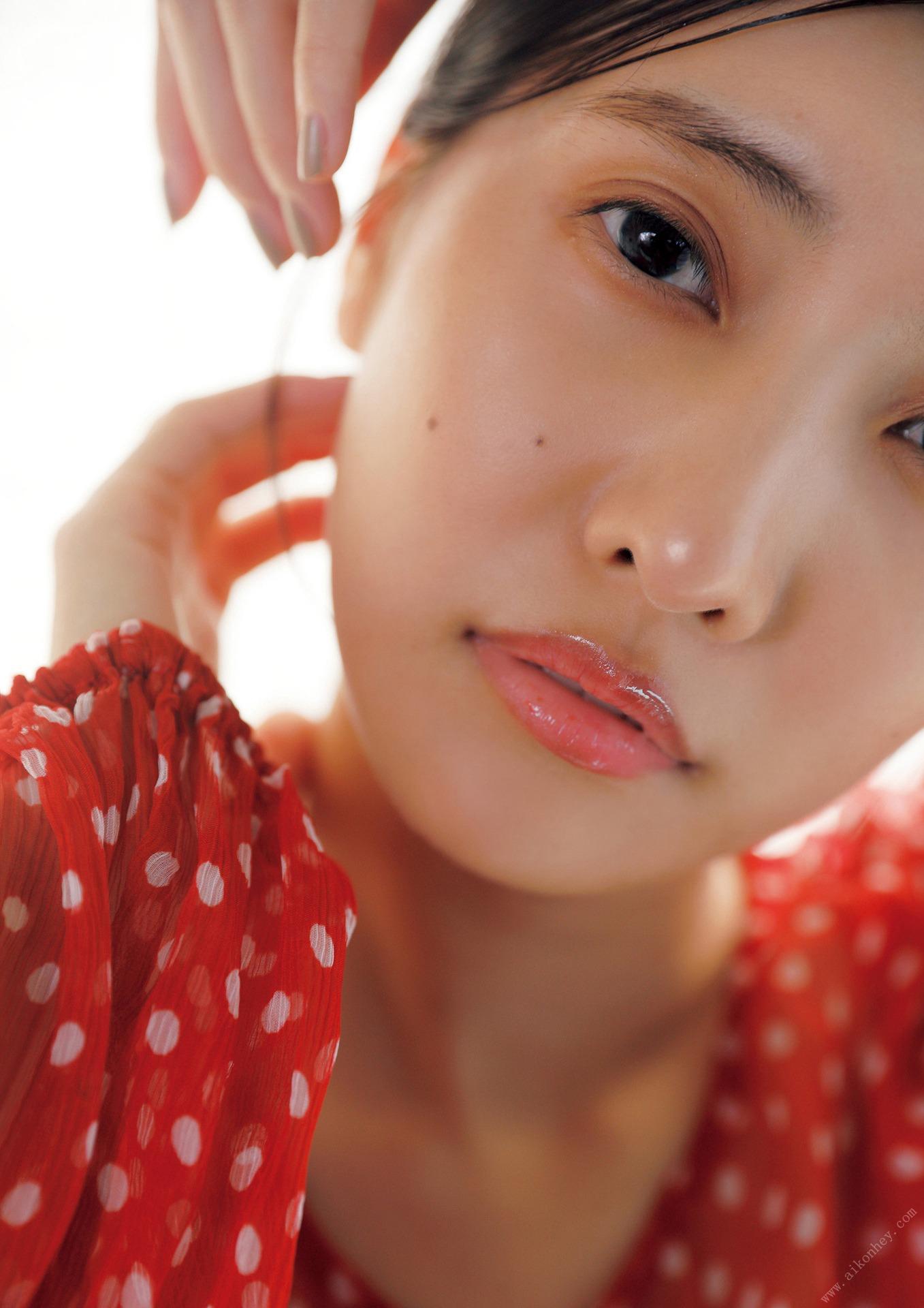 佐野ひなこ写真集「COLORS」 週プレ フォトブック 145ページ