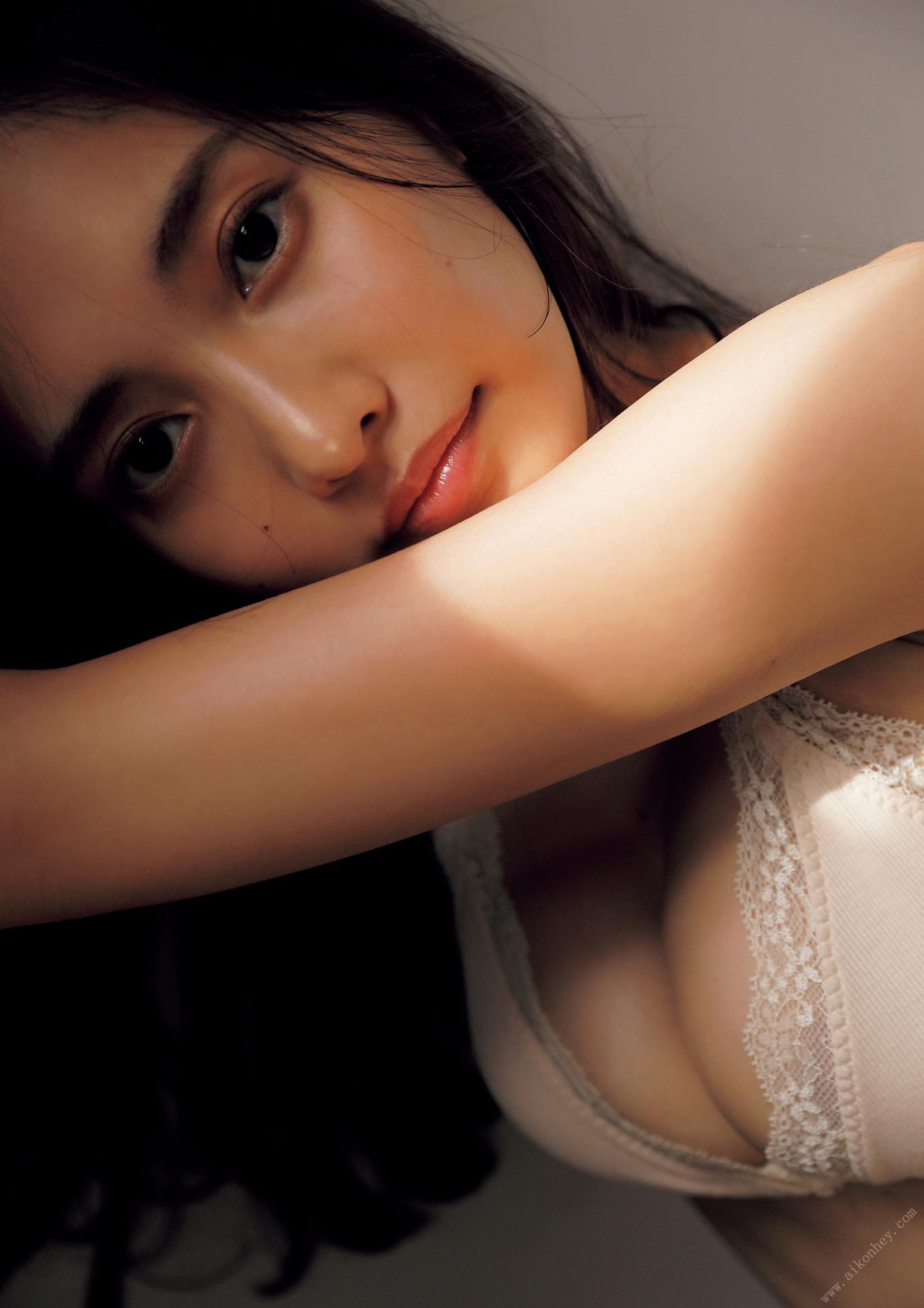 Tập ảnh Sano Hinako "COLORS" – Weekly Playboy Photo Book 145 trang